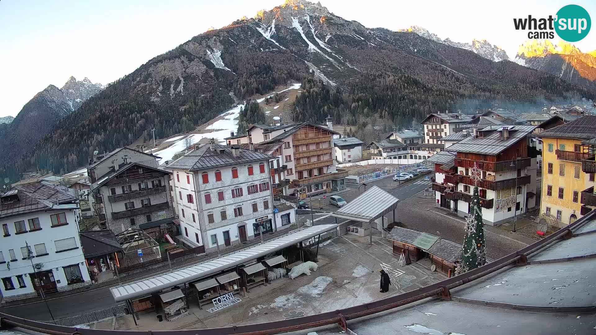 Piazza centrale di Forni di Sopra