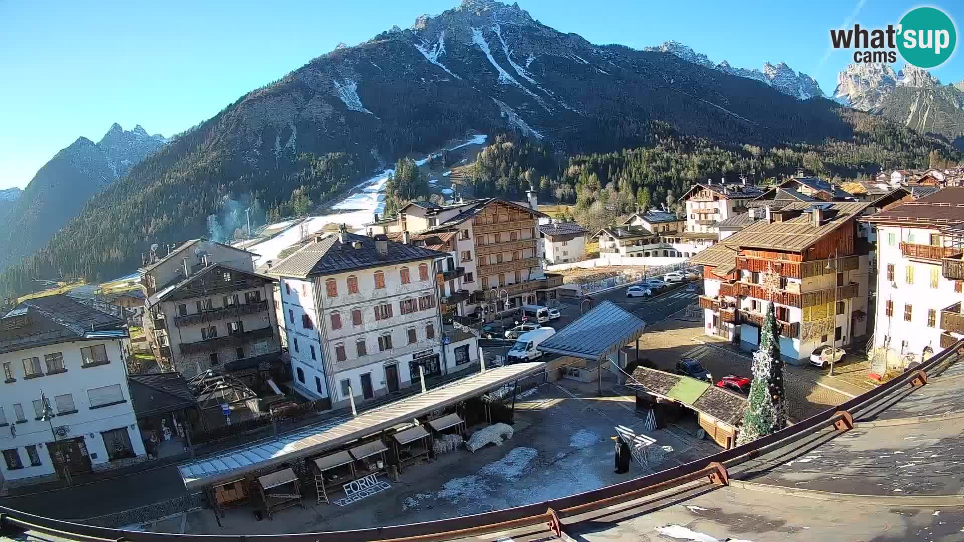 Piazza centrale di Forni di Sopra