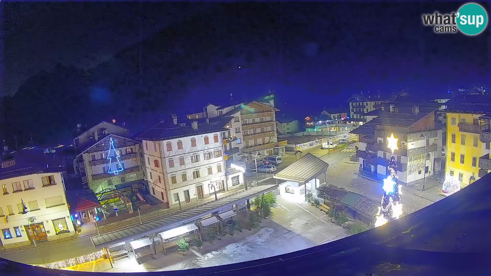 Plaza principal de Forni di Sopra