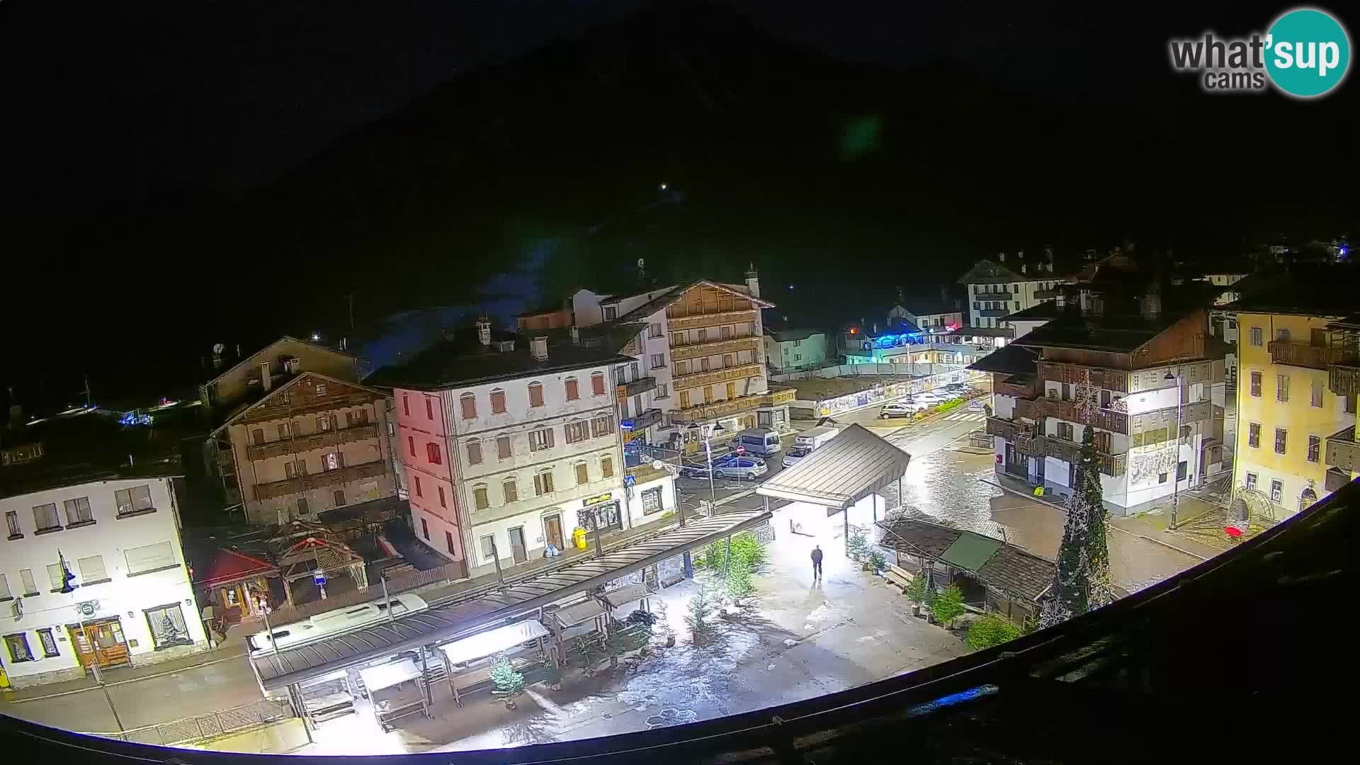 Plaza principal de Forni di Sopra