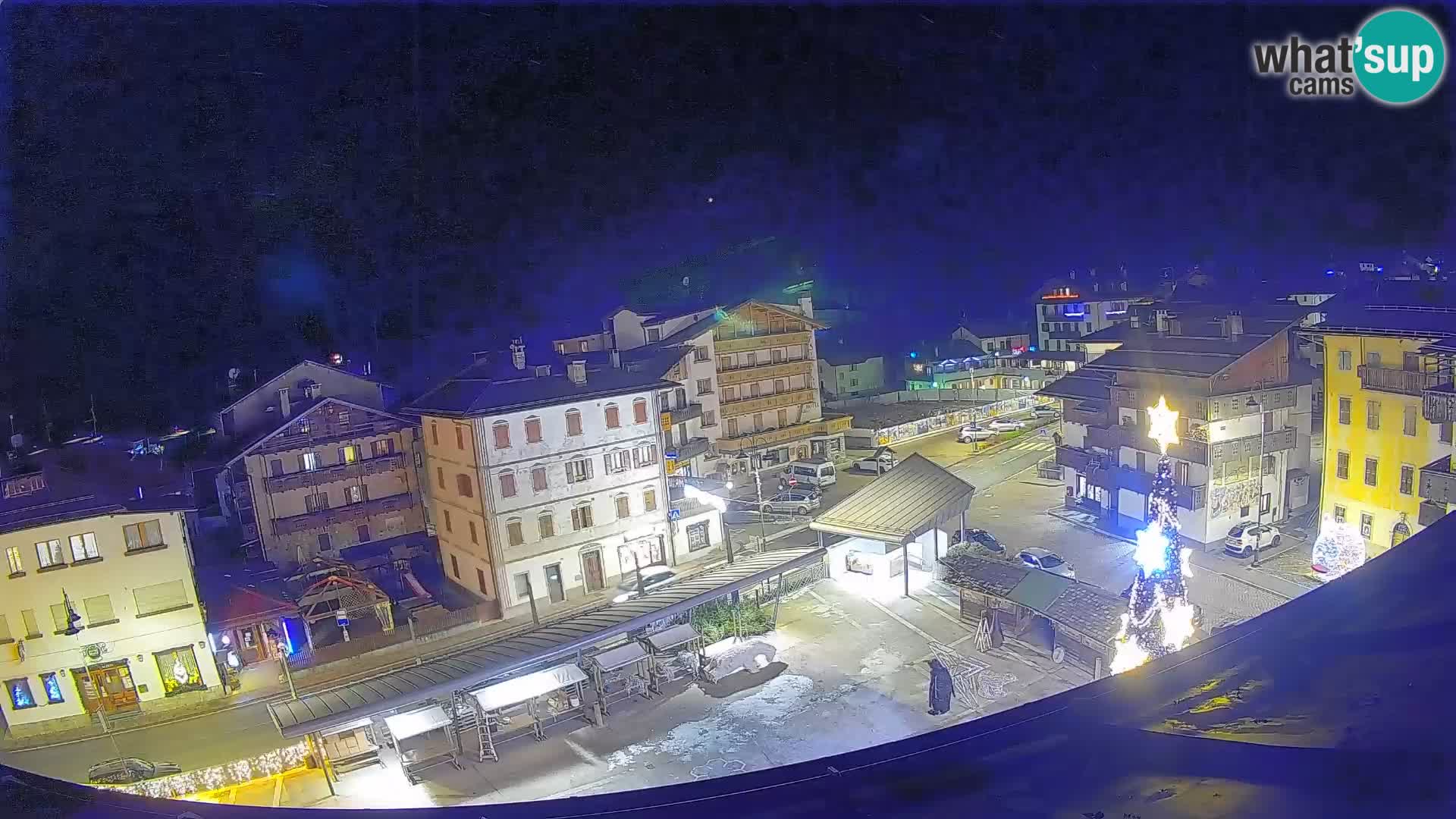 Piazza centrale di Forni di Sopra