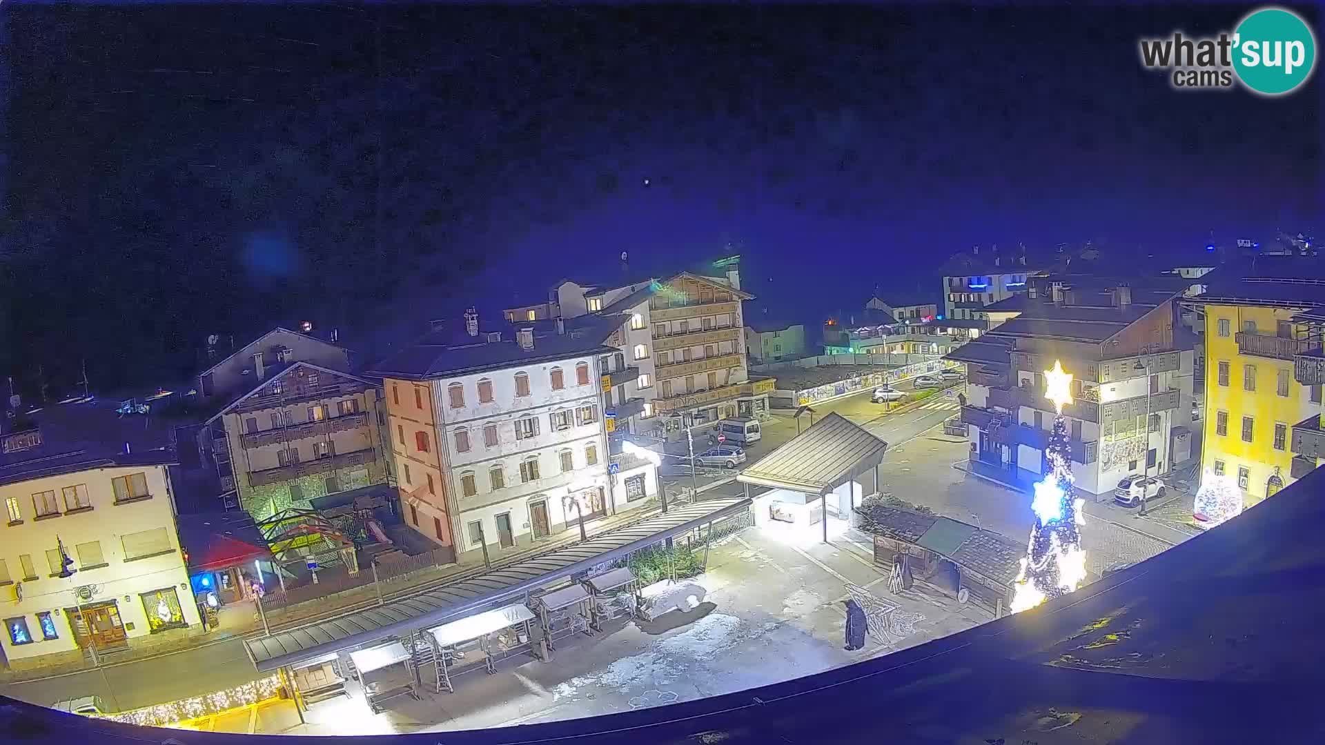 Piazza centrale di Forni di Sopra