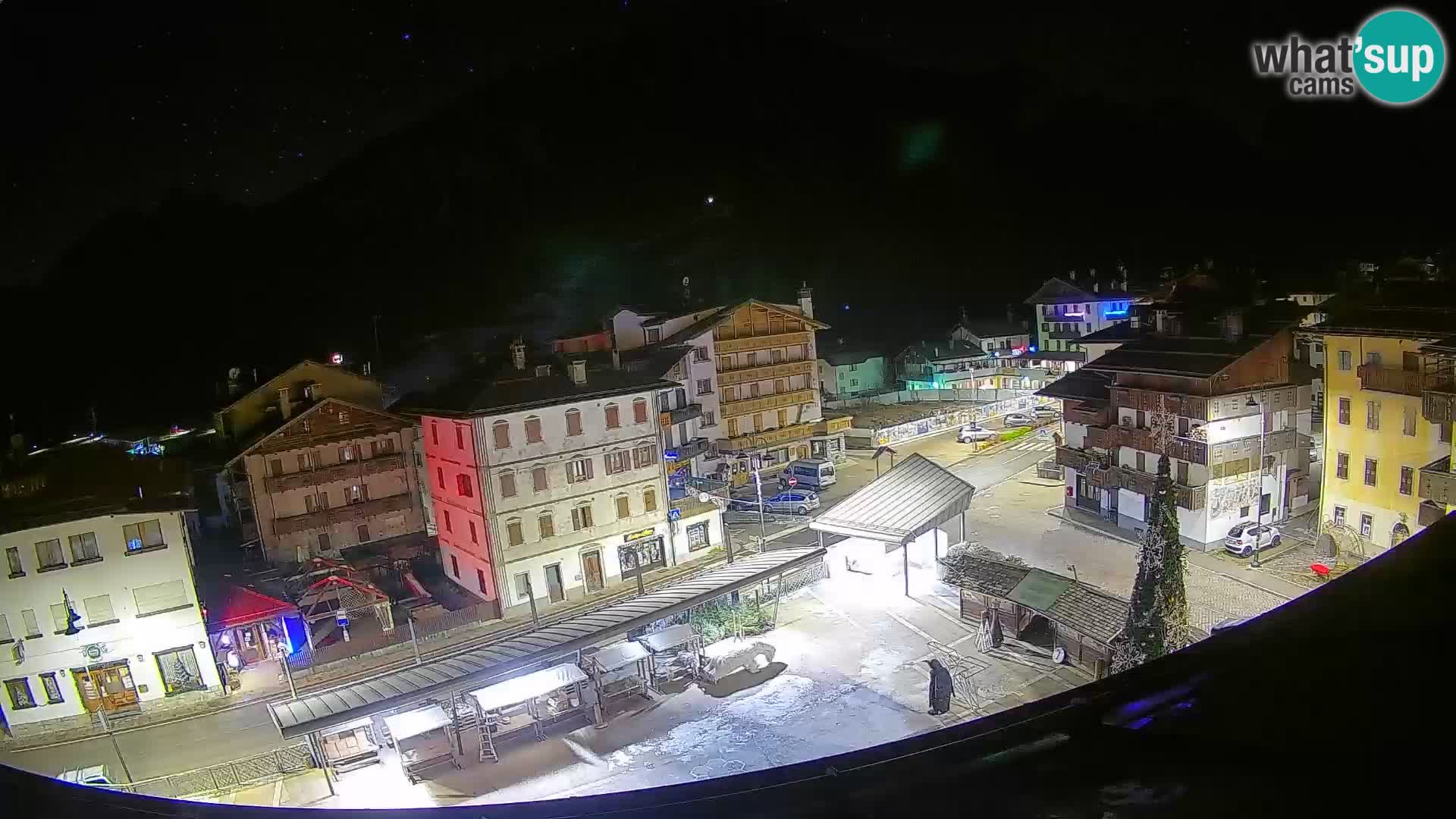 Plaza principal de Forni di Sopra