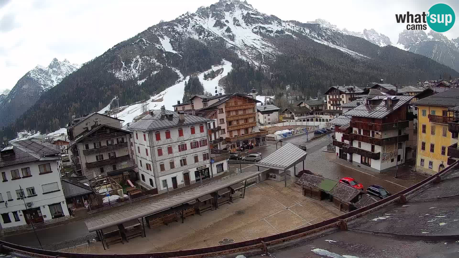Plaza principal de Forni di Sopra