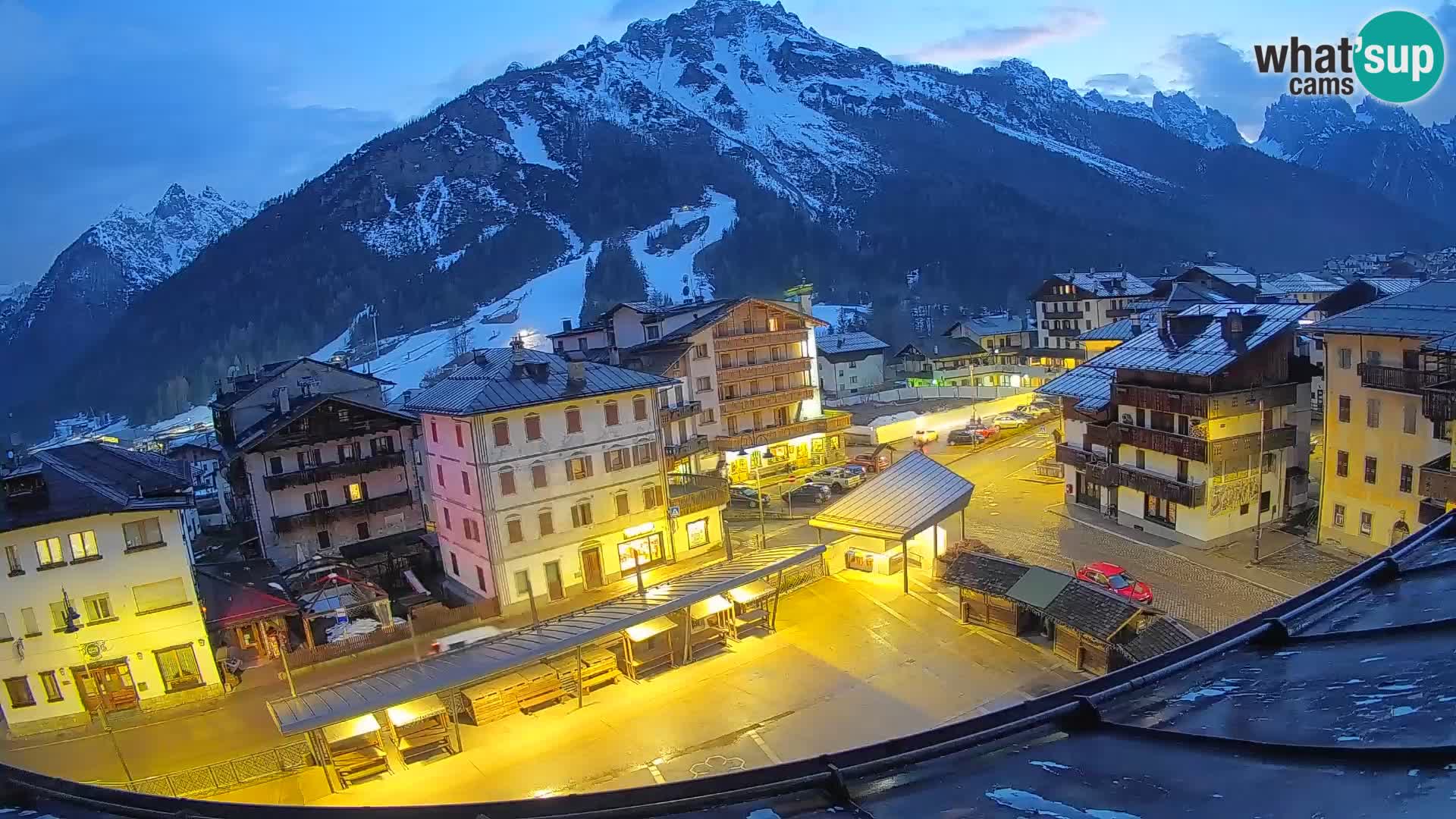 Plaza principal de Forni di Sopra
