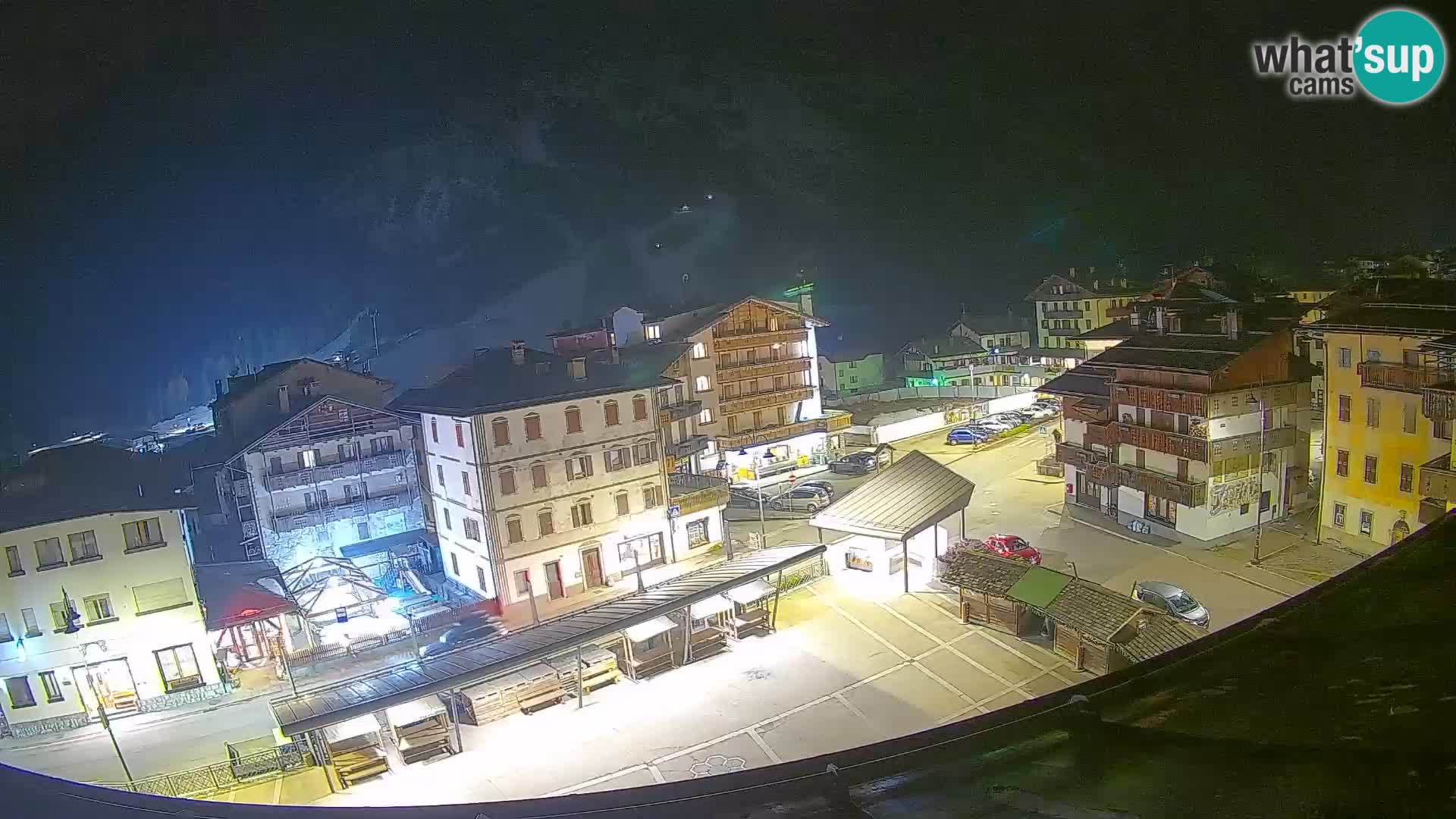 Piazza centrale di Forni di Sopra