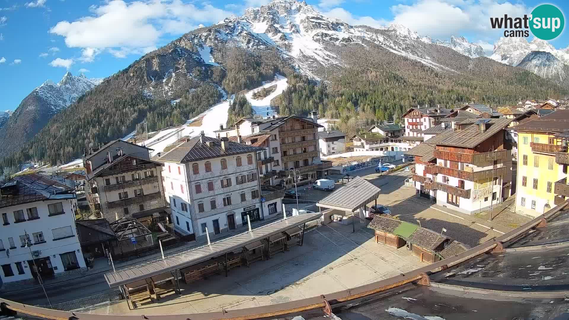 Piazza centrale di Forni di Sopra