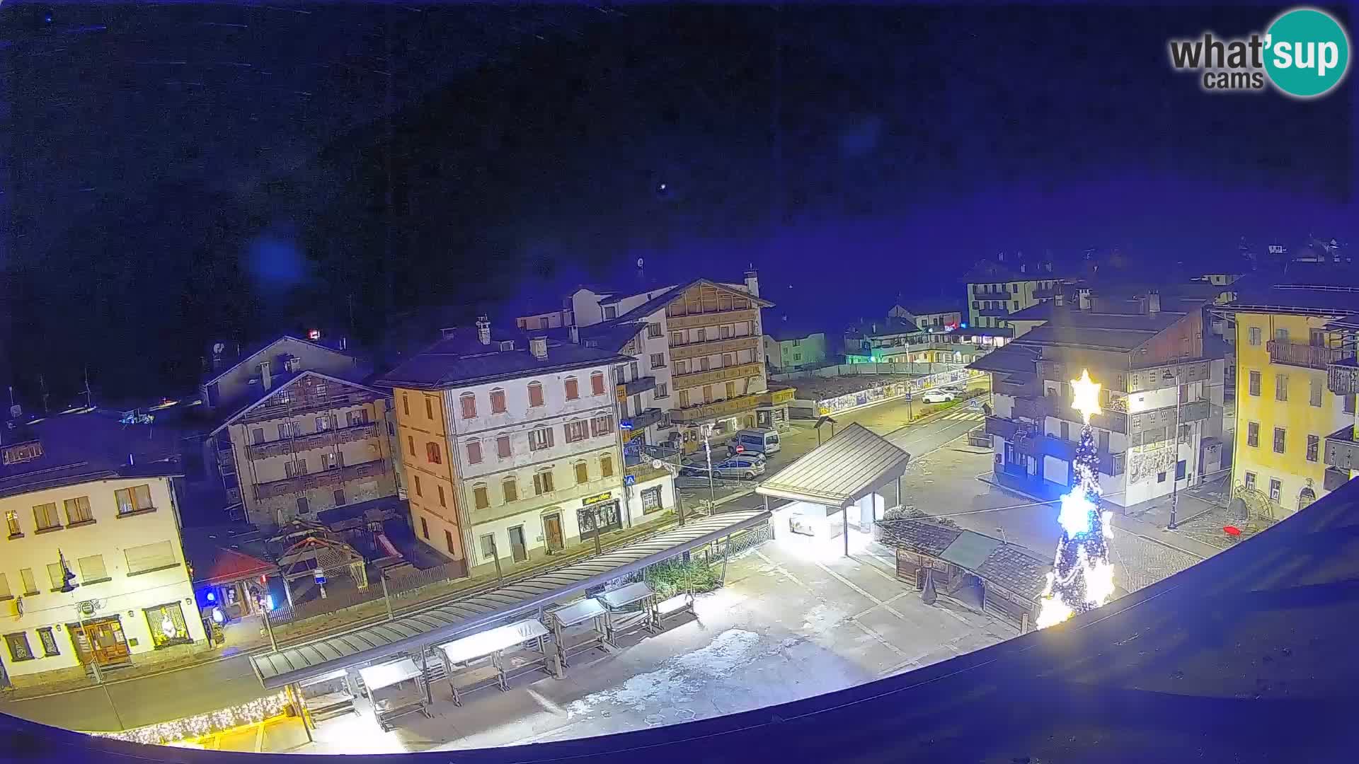 Piazza centrale di Forni di Sopra