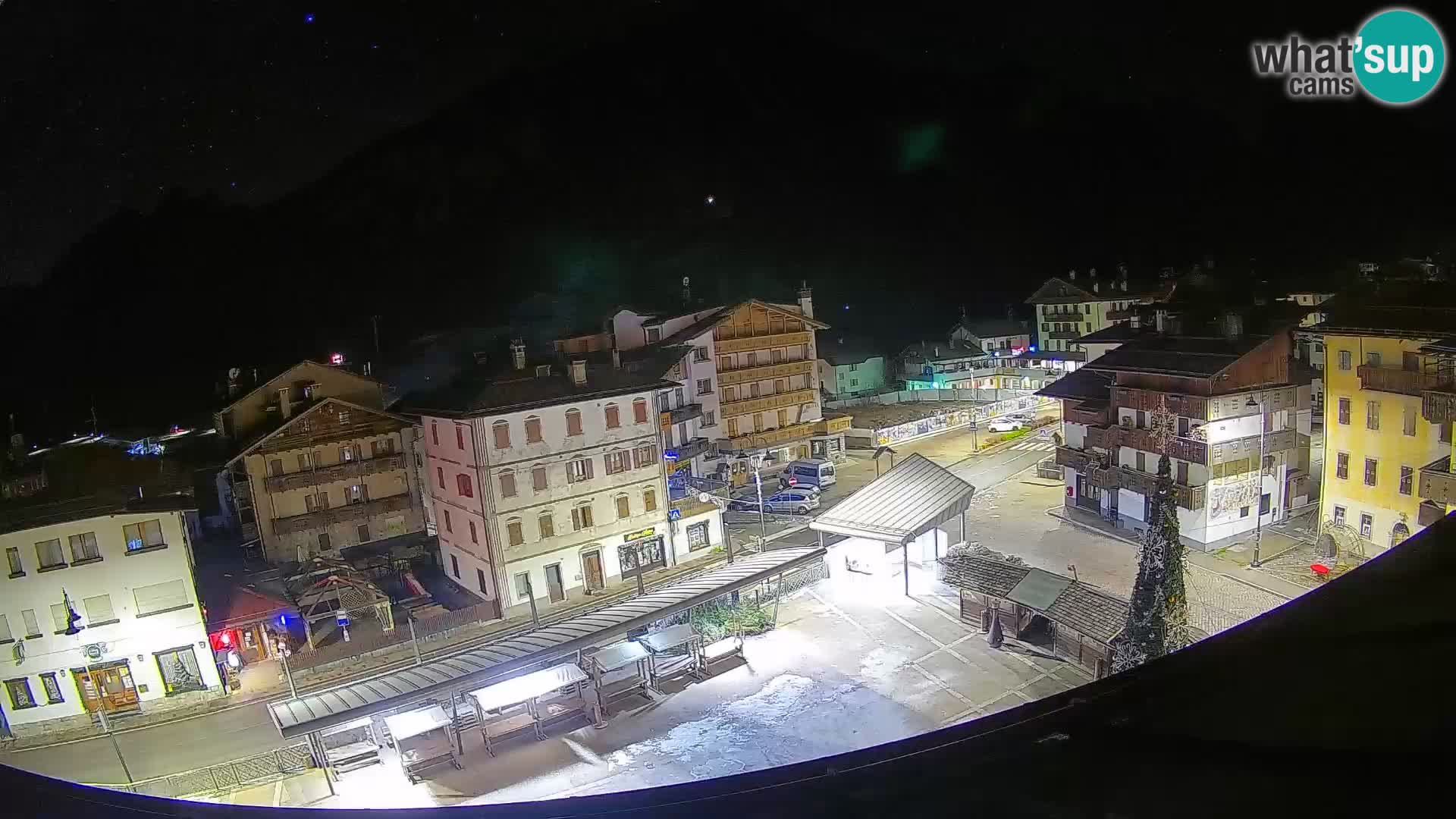 Piazza centrale di Forni di Sopra