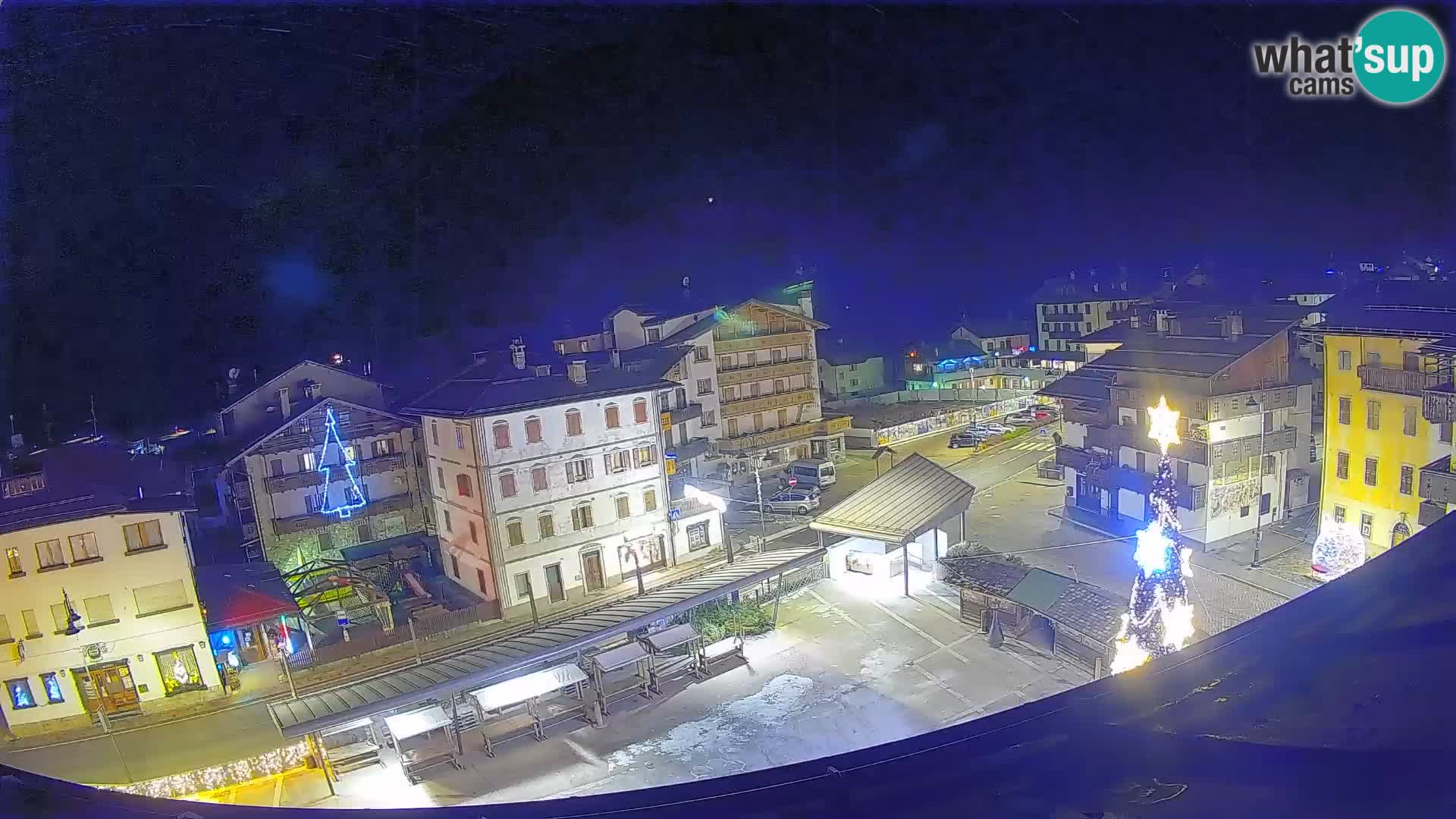 Piazza centrale di Forni di Sopra