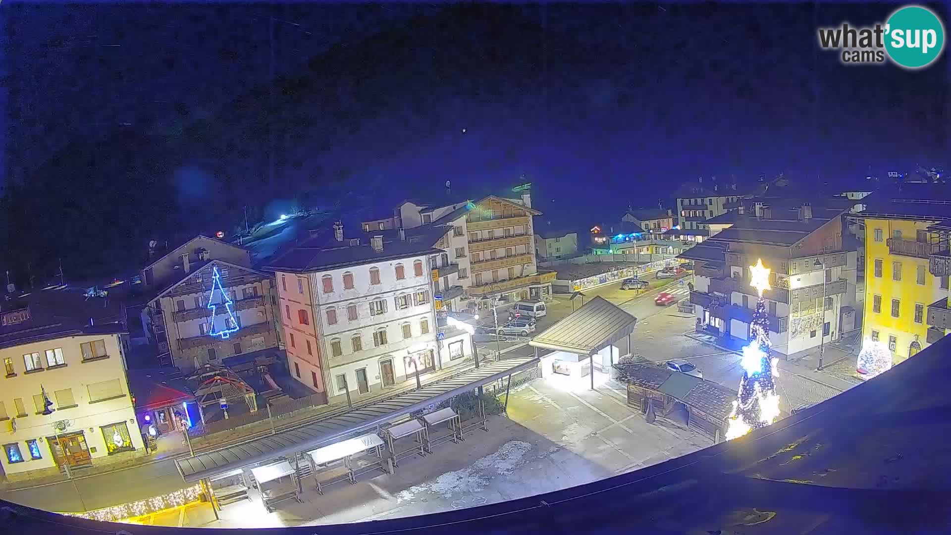 Piazza centrale di Forni di Sopra