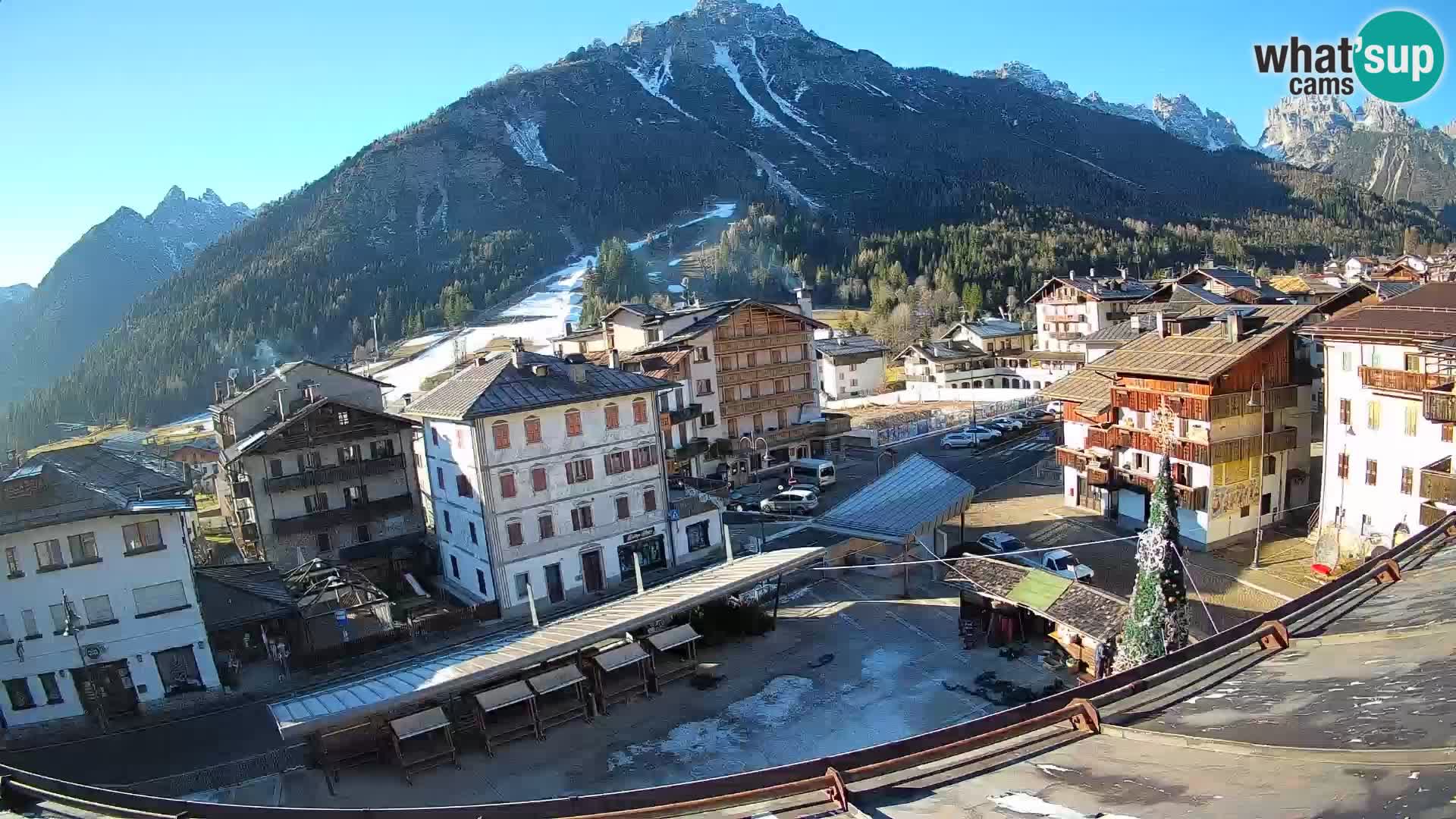 Piazza centrale di Forni di Sopra