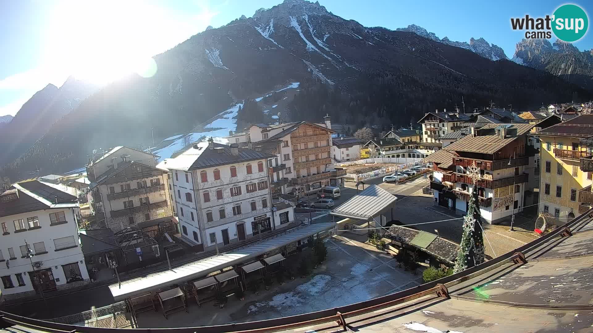 Plaza principal de Forni di Sopra