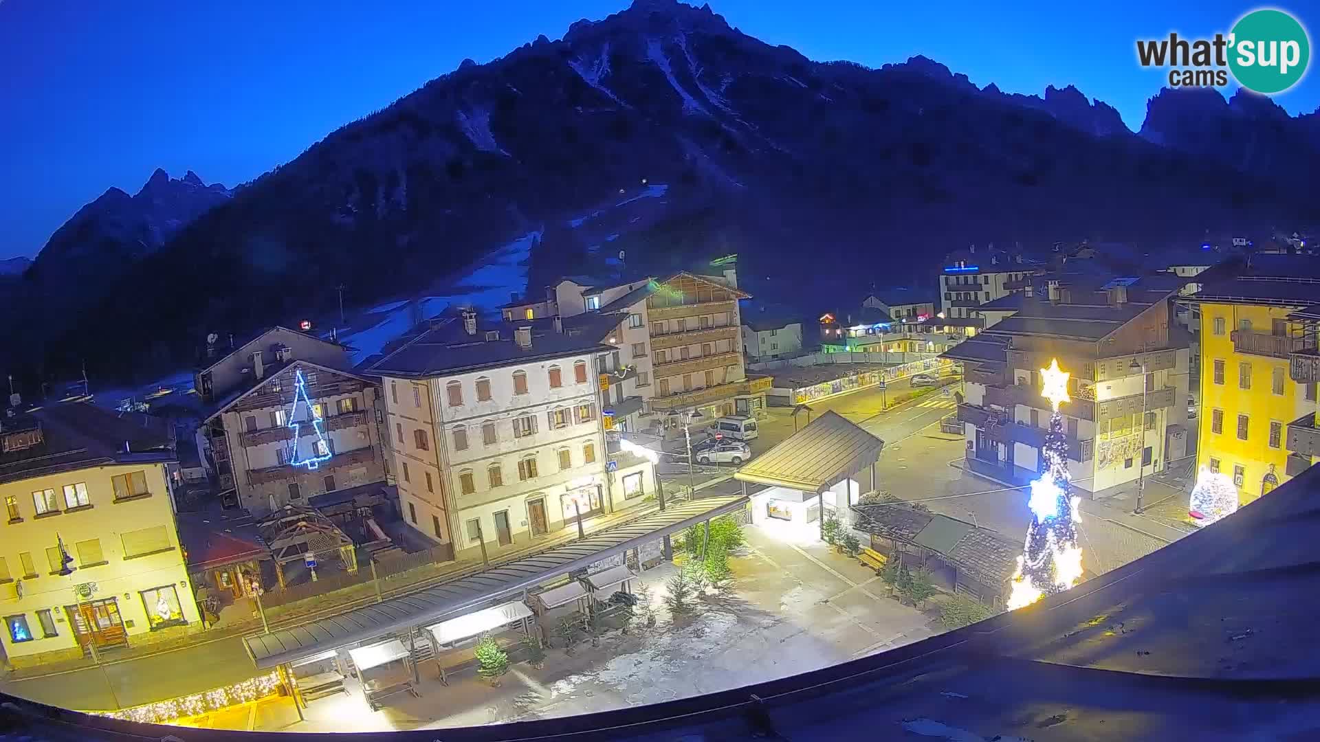 Plaza principal de Forni di Sopra