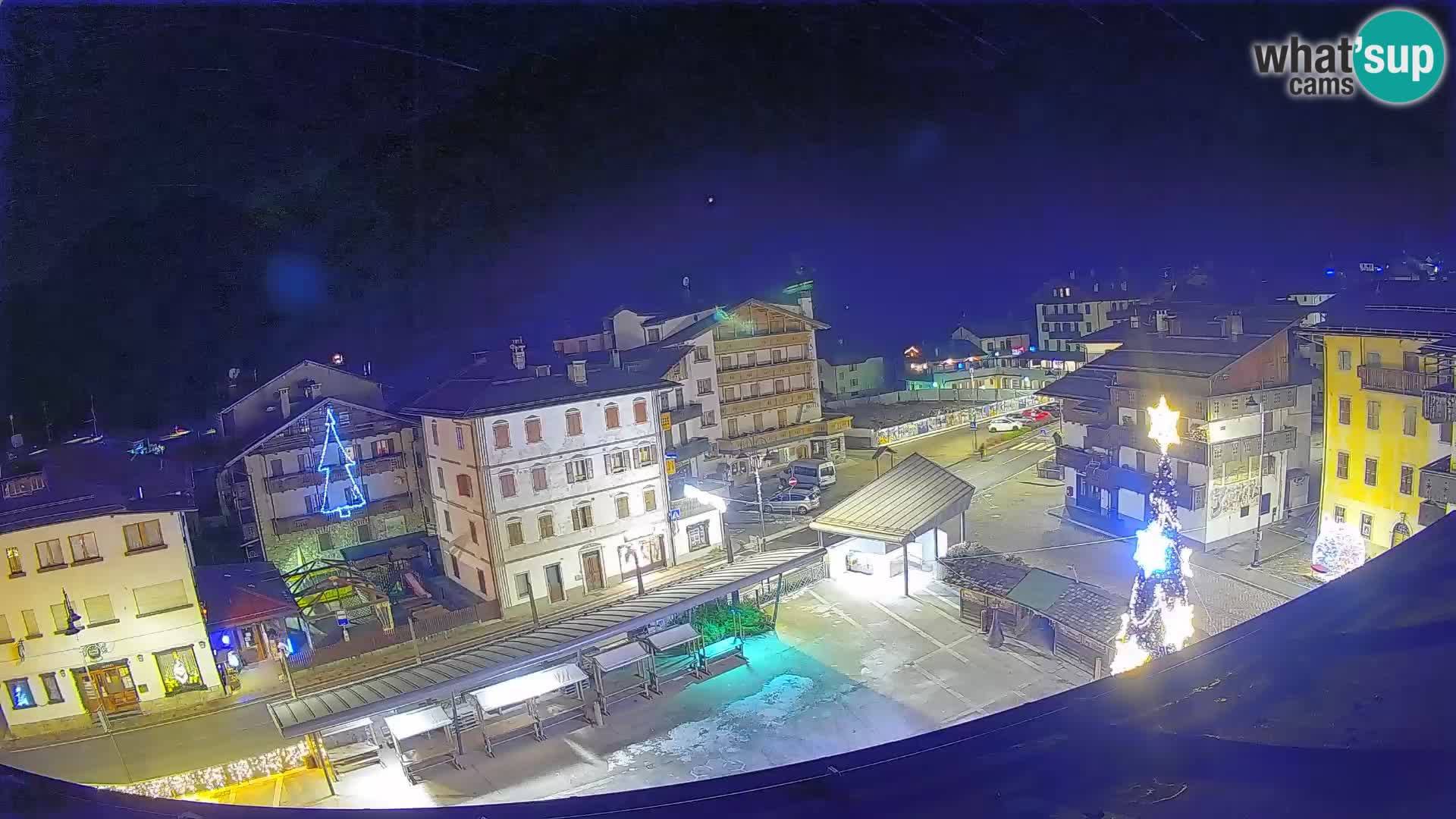 Piazza centrale di Forni di Sopra