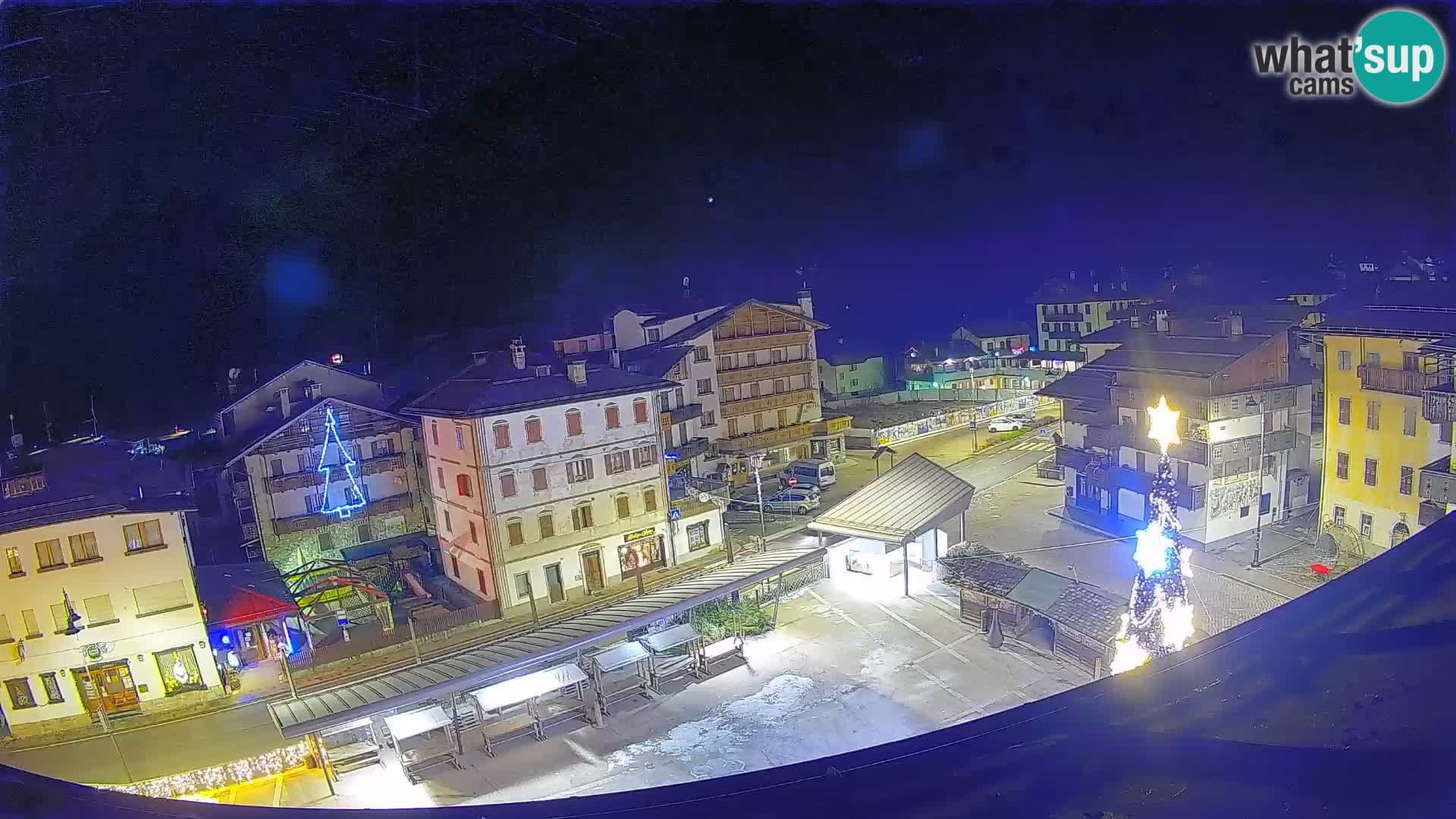 Piazza centrale di Forni di Sopra