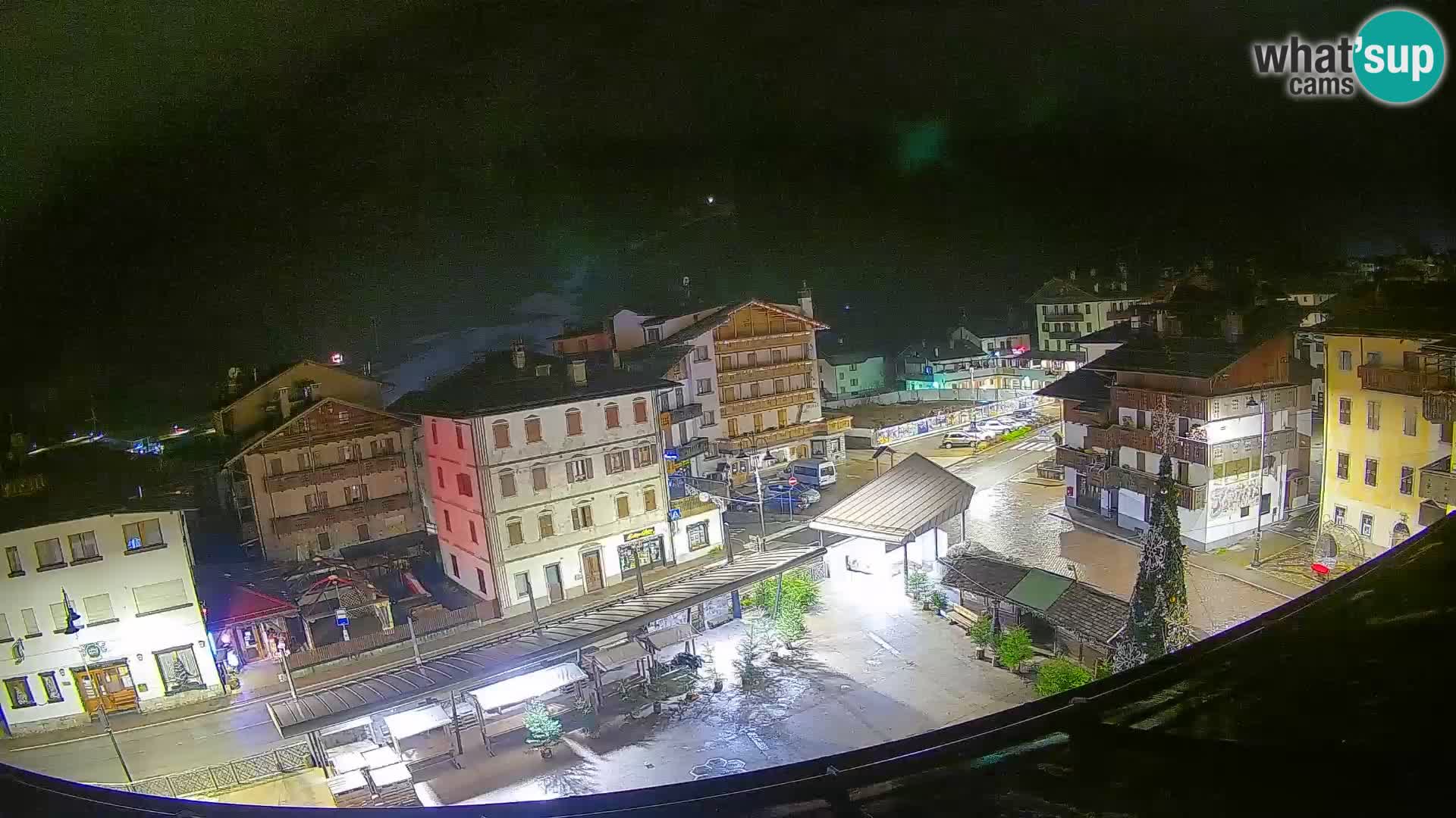 Plaza principal de Forni di Sopra