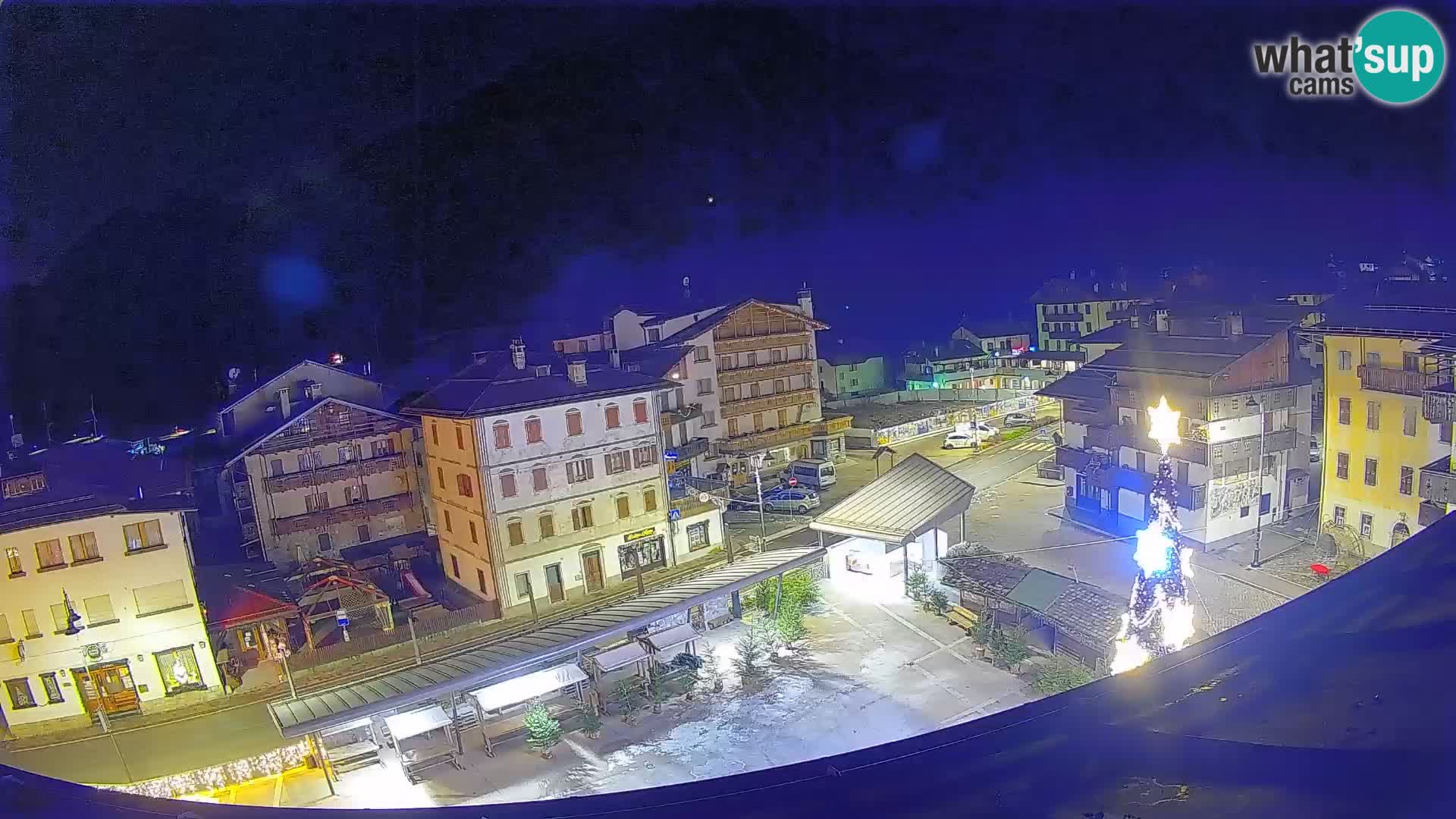 Plaza principal de Forni di Sopra