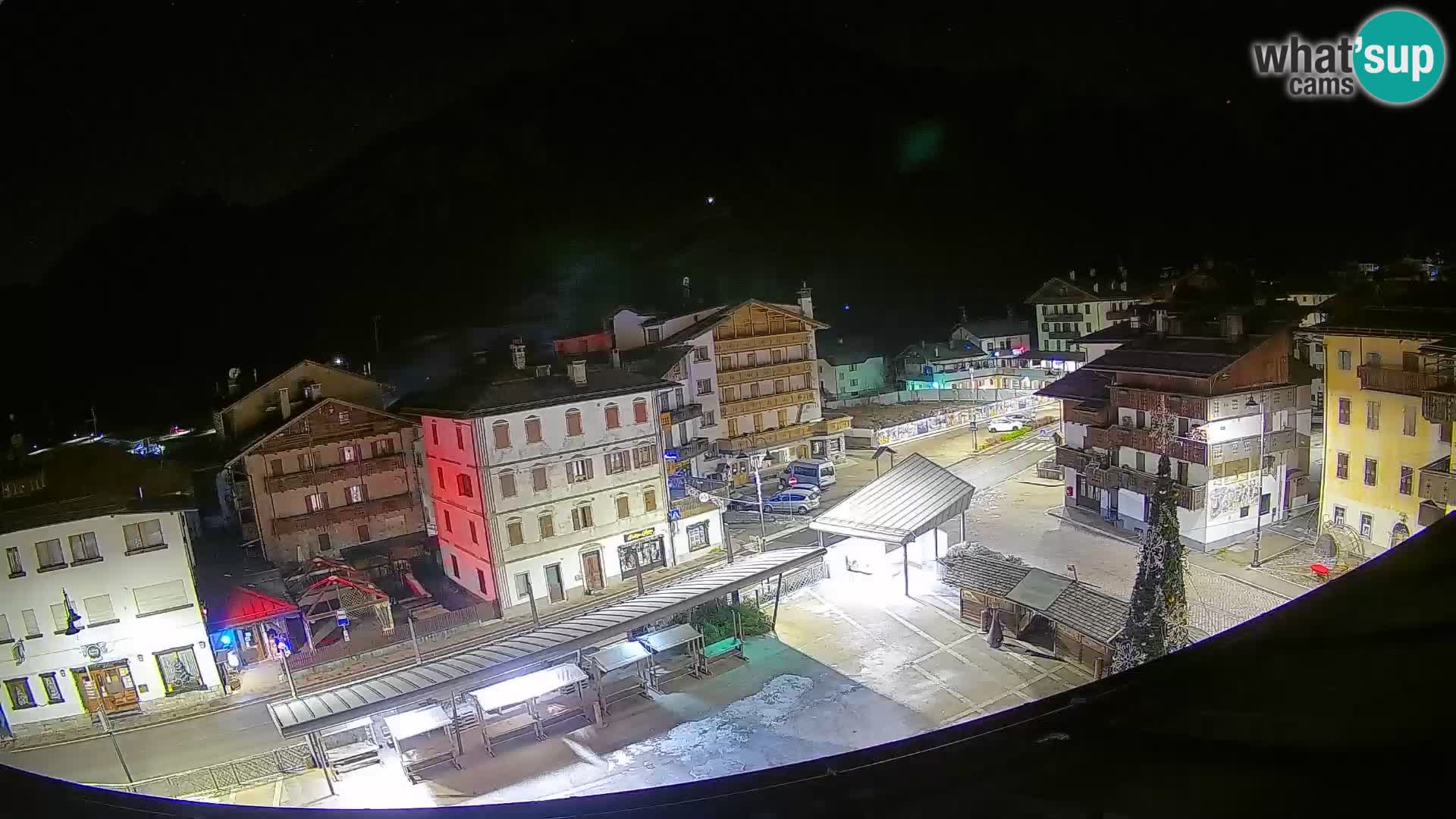 Plaza principal de Forni di Sopra