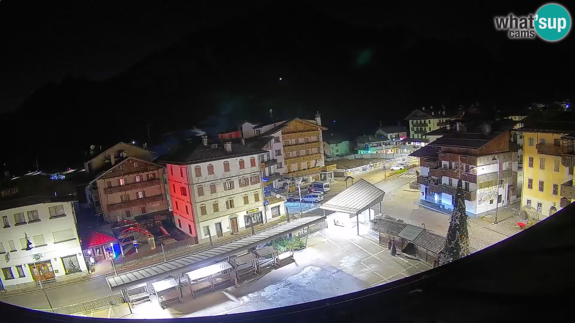 Piazza centrale di Forni di Sopra