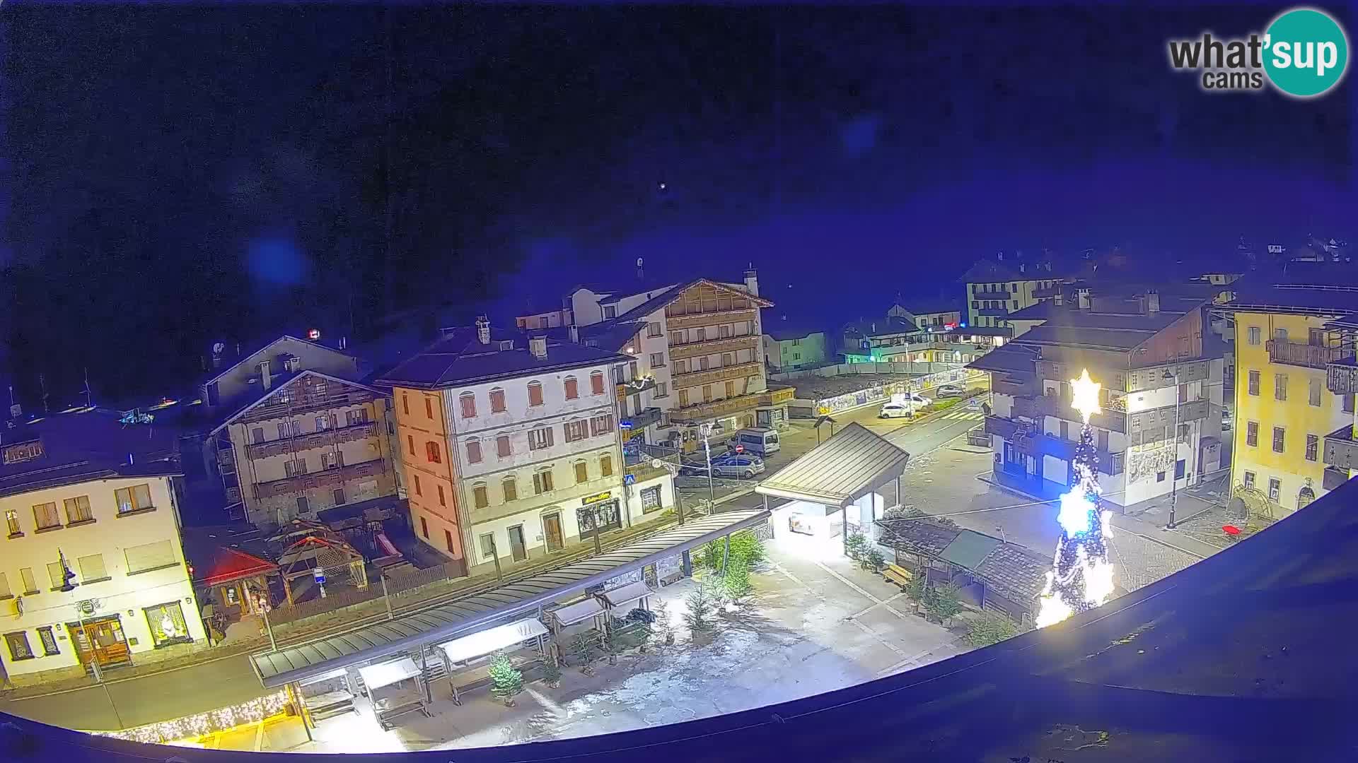 Piazza centrale di Forni di Sopra