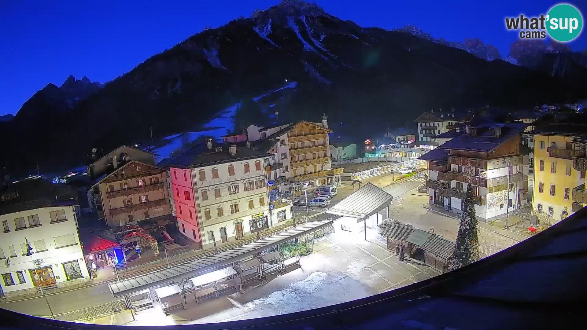 Plaza principal de Forni di Sopra