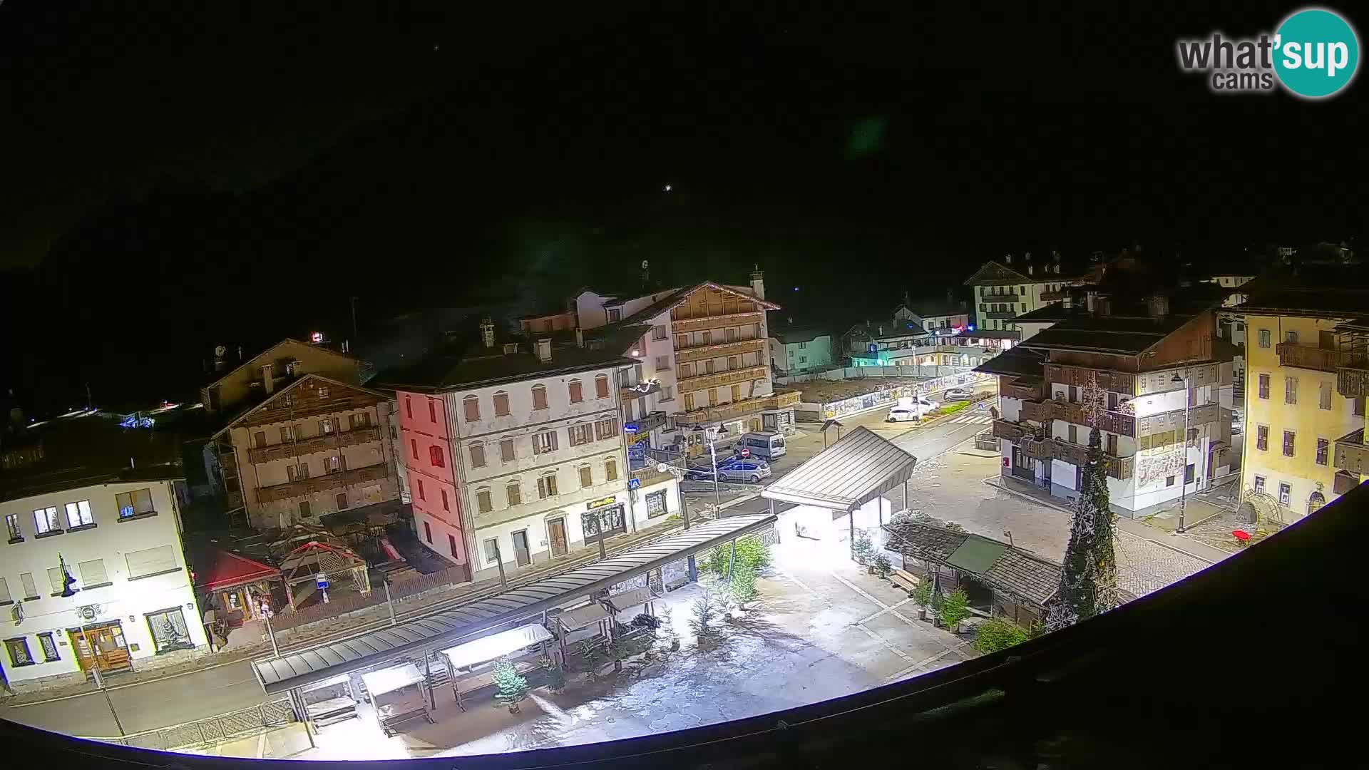 Piazza centrale di Forni di Sopra