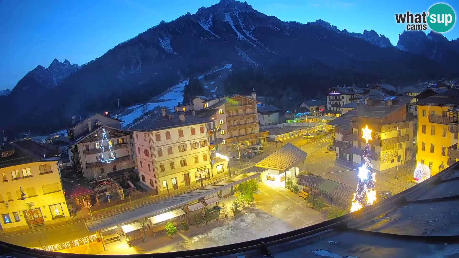 Plaza principal de Forni di Sopra