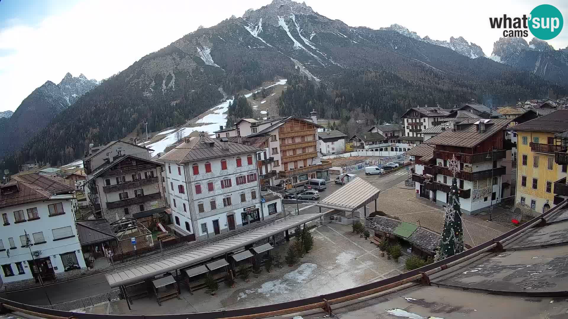 Piazza centrale di Forni di Sopra