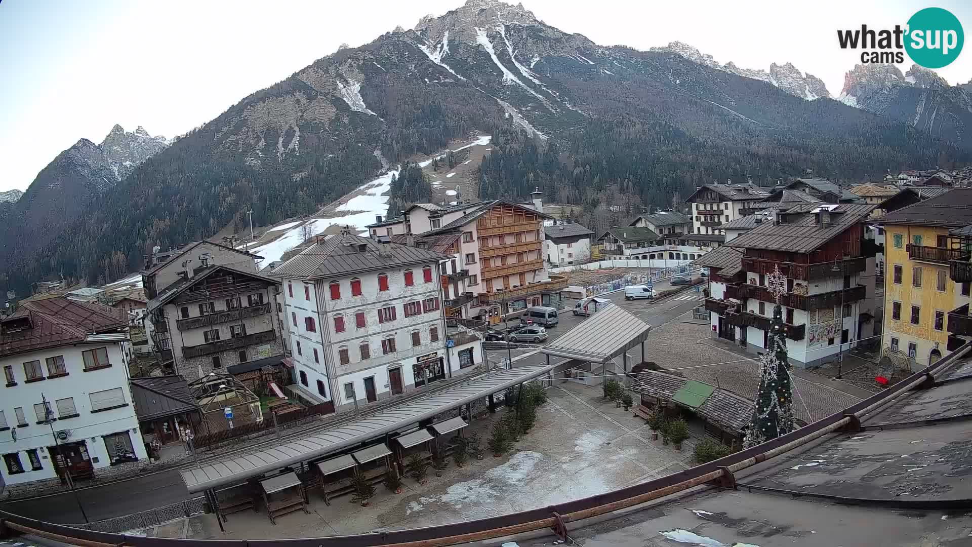 Plaza principal de Forni di Sopra