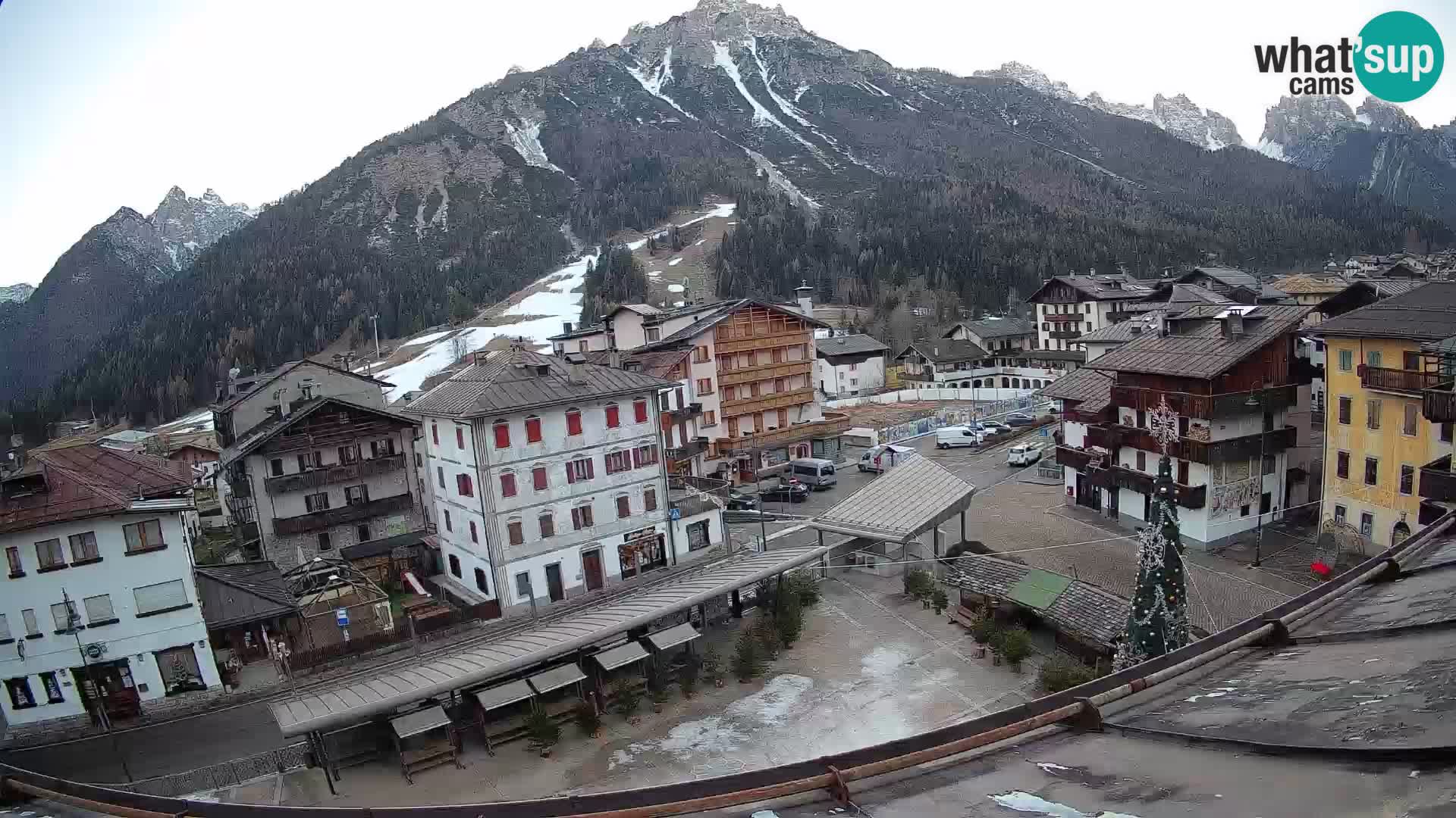 Plaza principal de Forni di Sopra
