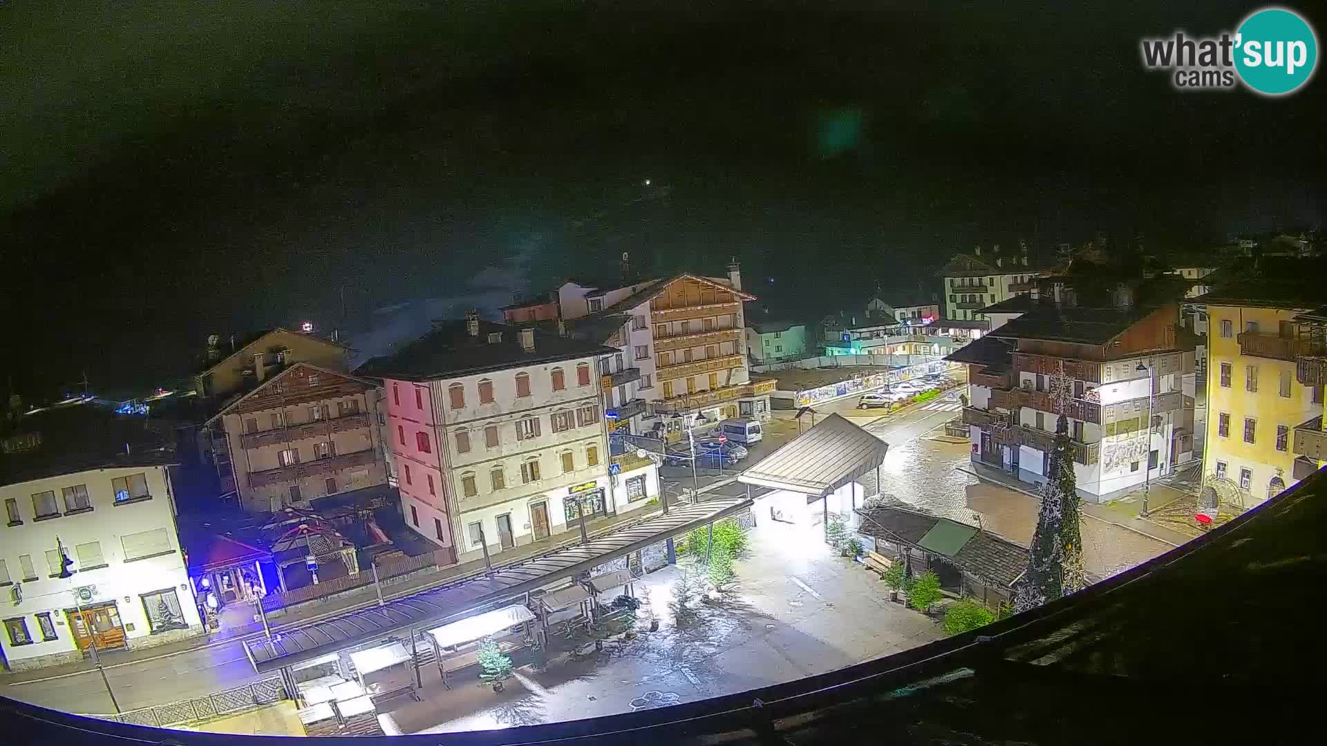 Plaza principal de Forni di Sopra