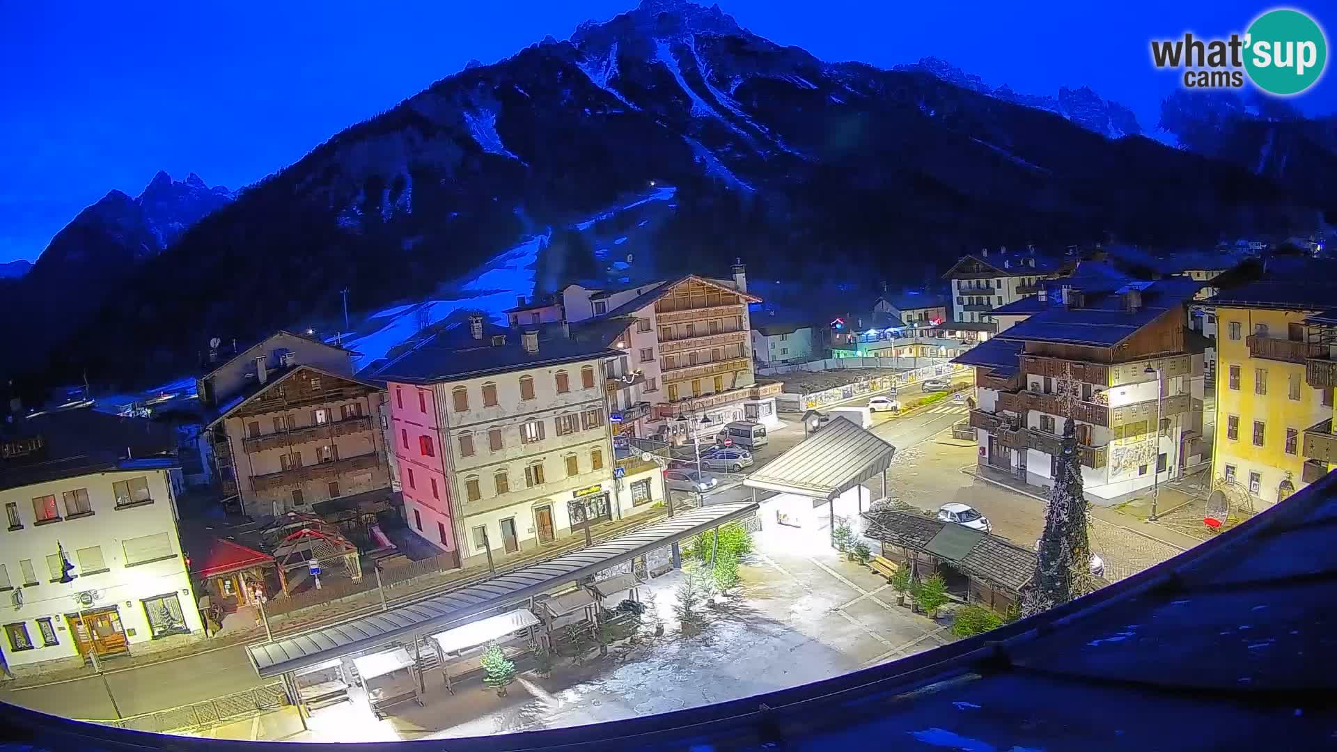 Piazza centrale di Forni di Sopra