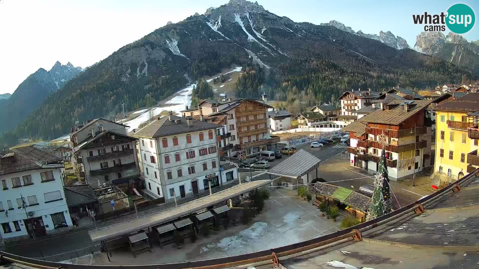 Plaza principal de Forni di Sopra