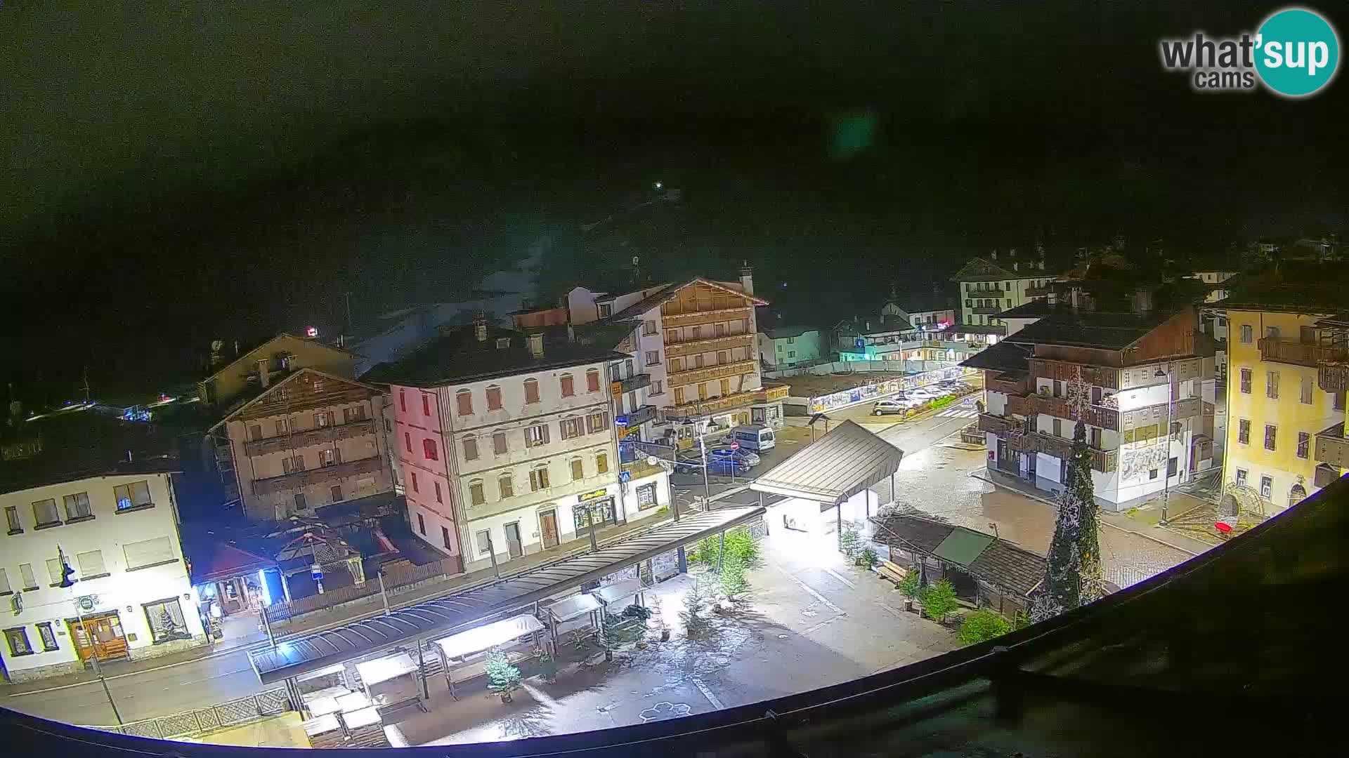 Plaza principal de Forni di Sopra