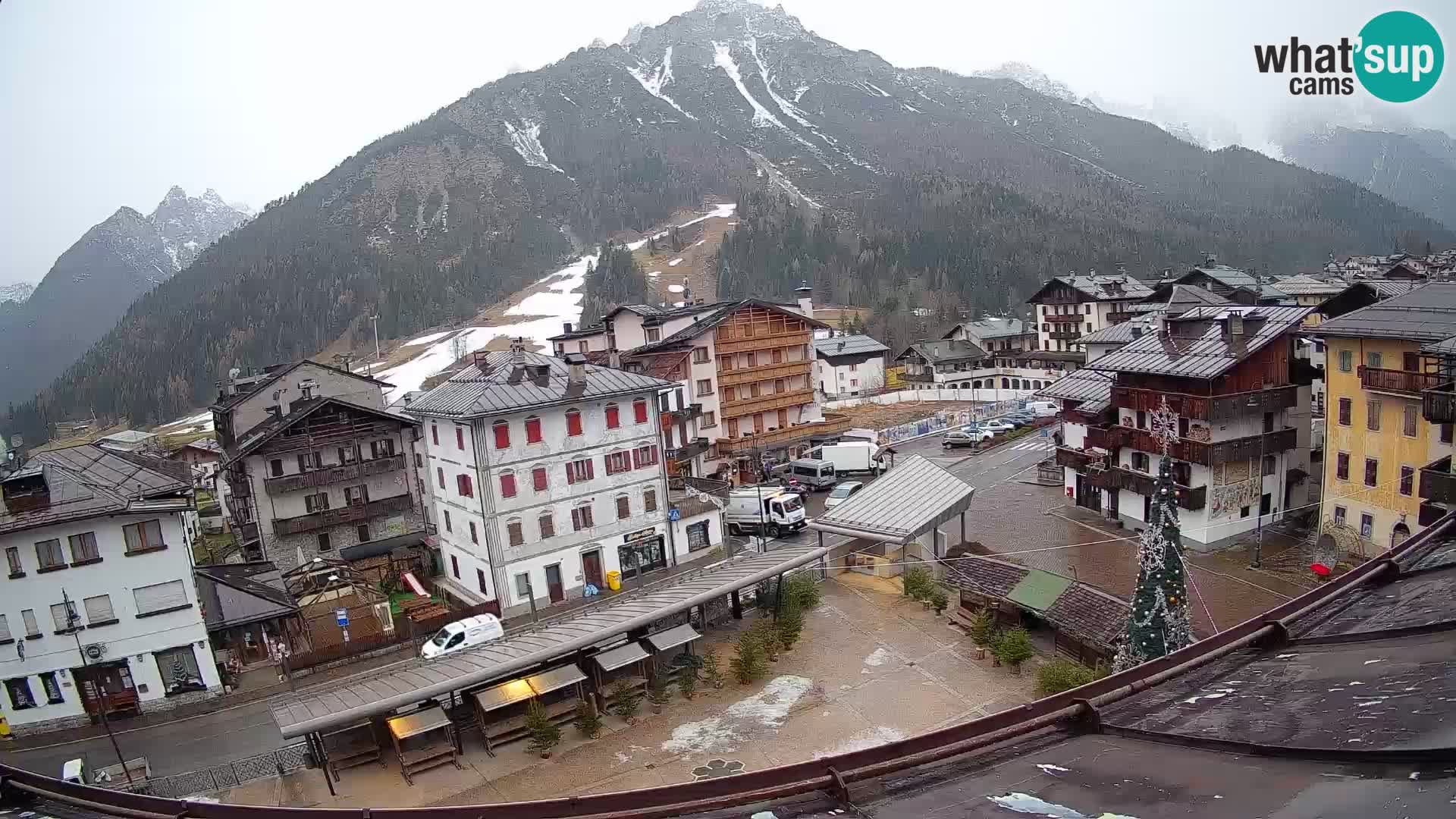 Plaza principal de Forni di Sopra