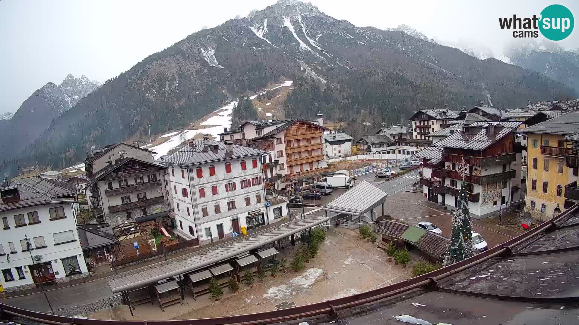 Hauptplatz von Forni di Sopra