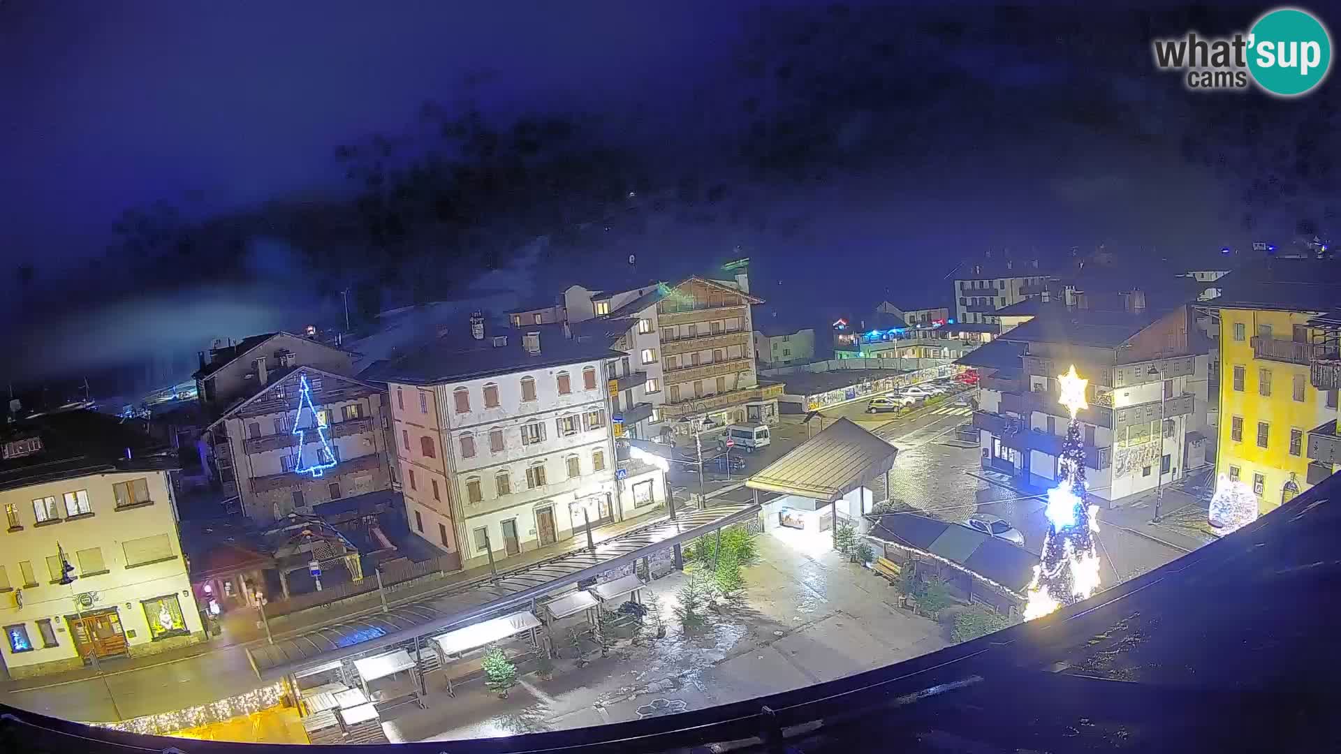 Hauptplatz von Forni di Sopra