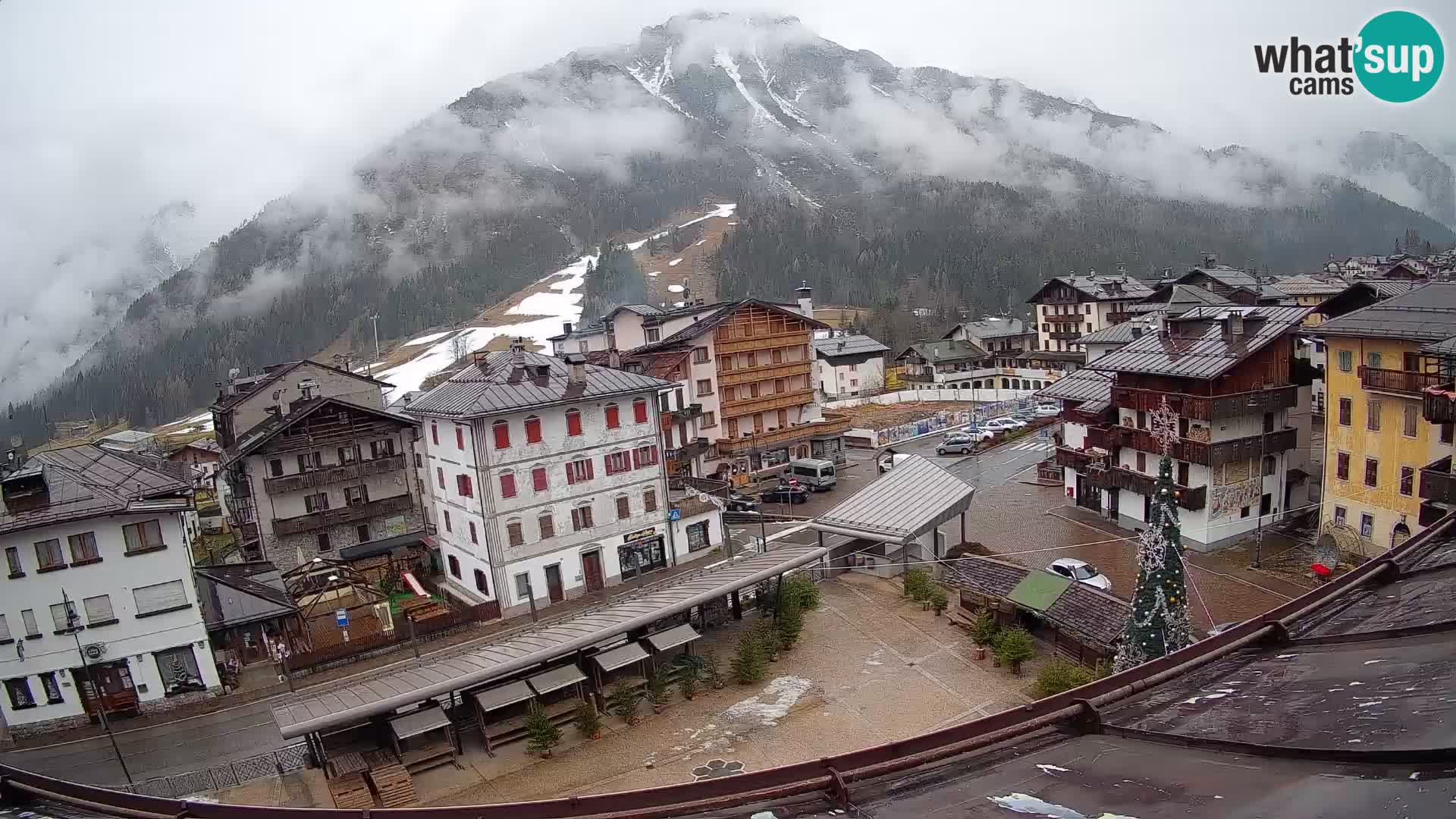 Hauptplatz von Forni di Sopra