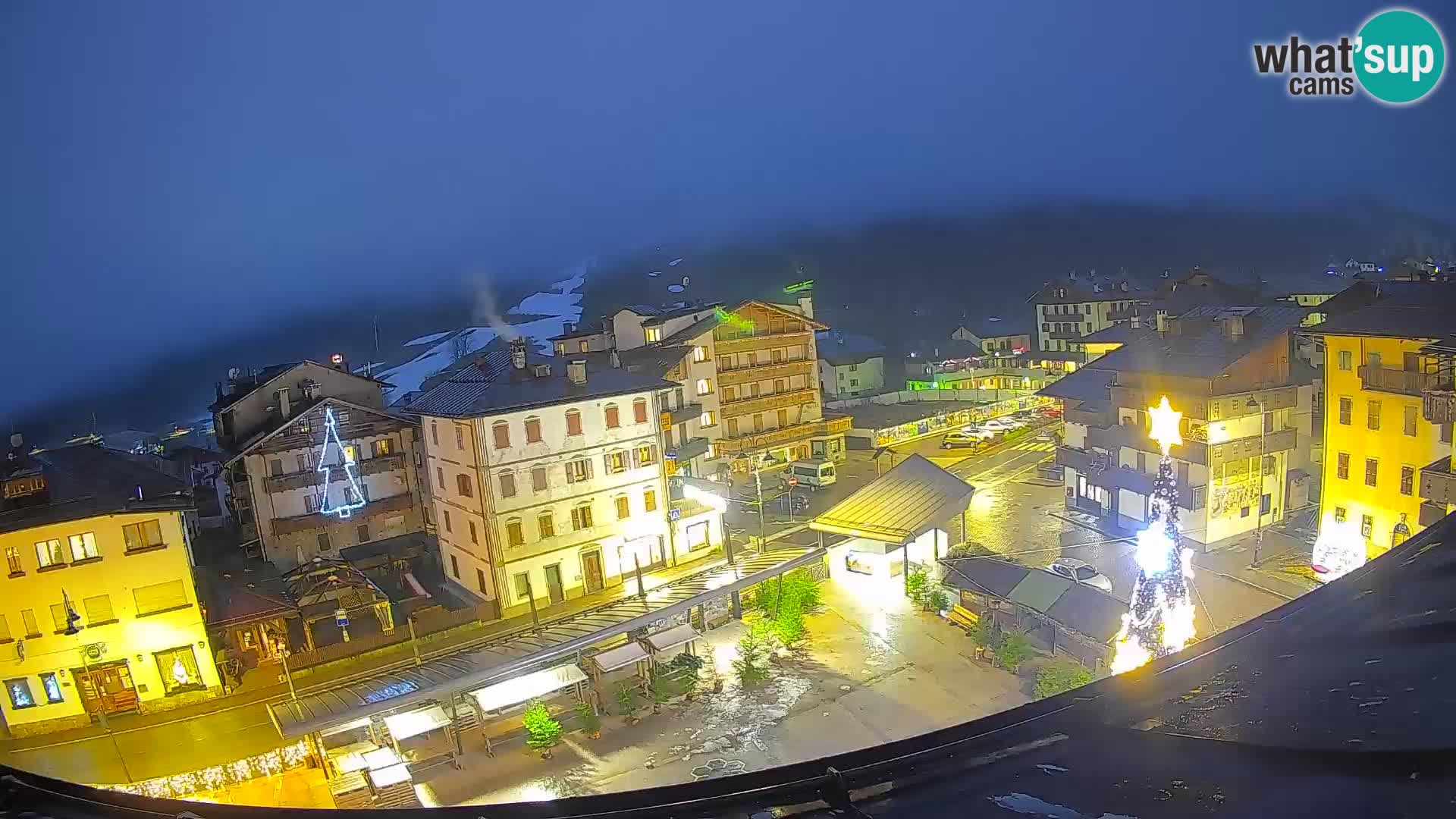 Piazza centrale di Forni di Sopra