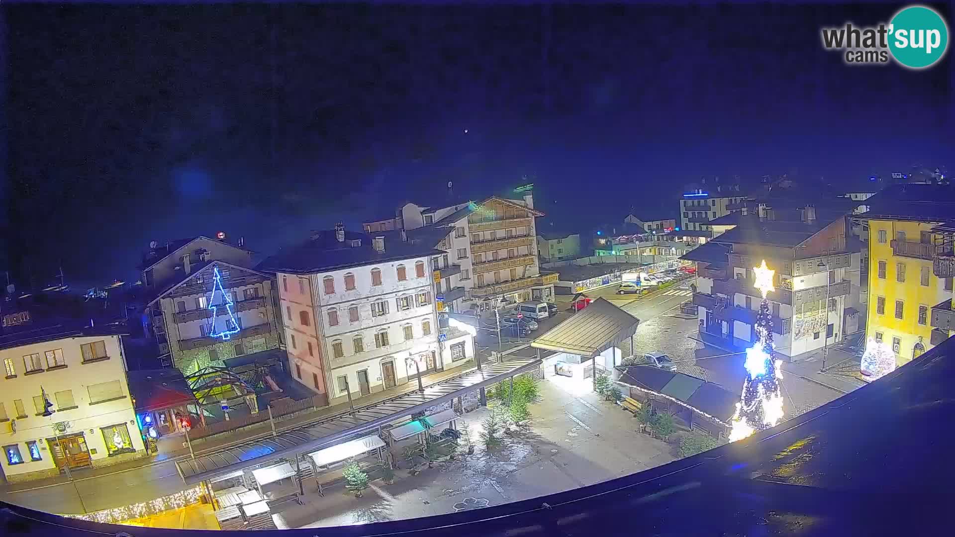 Piazza centrale di Forni di Sopra