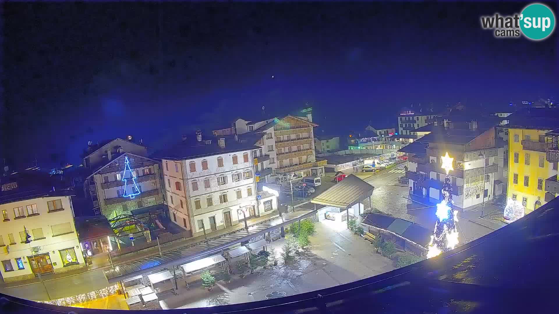 Piazza centrale di Forni di Sopra