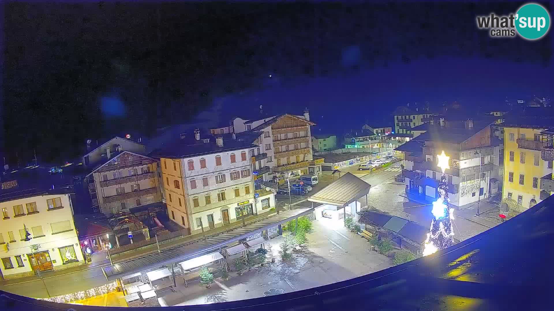 Piazza centrale di Forni di Sopra