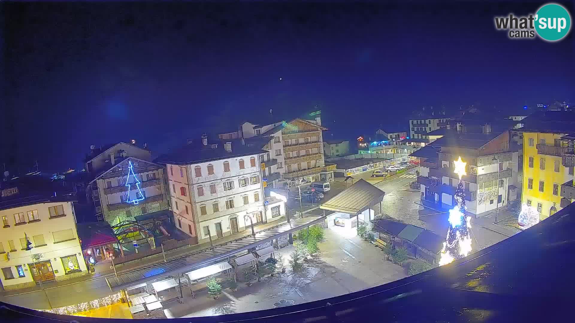 Plaza principal de Forni di Sopra