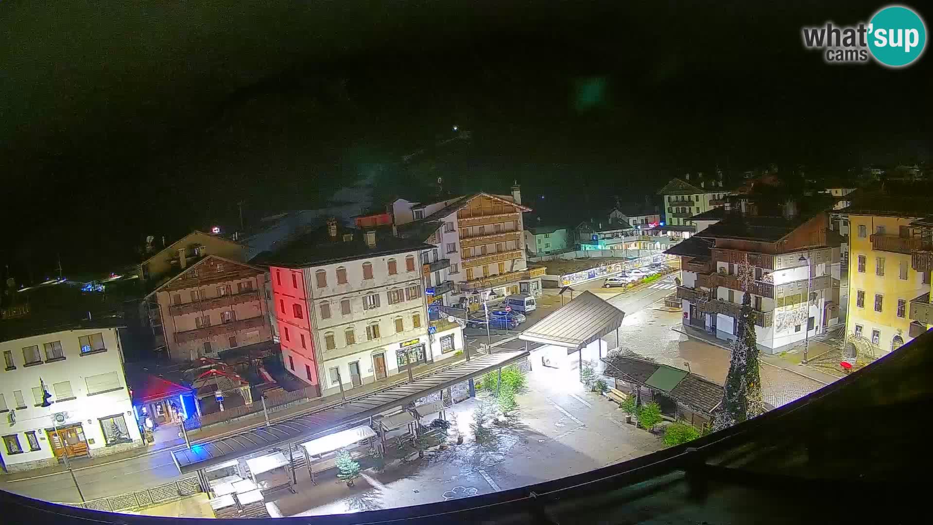 Piazza centrale di Forni di Sopra