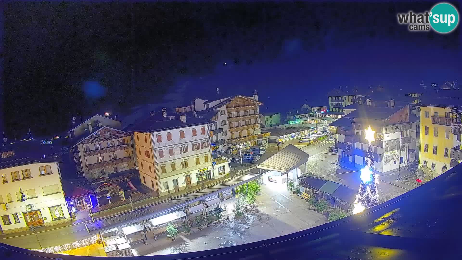 Piazza centrale di Forni di Sopra