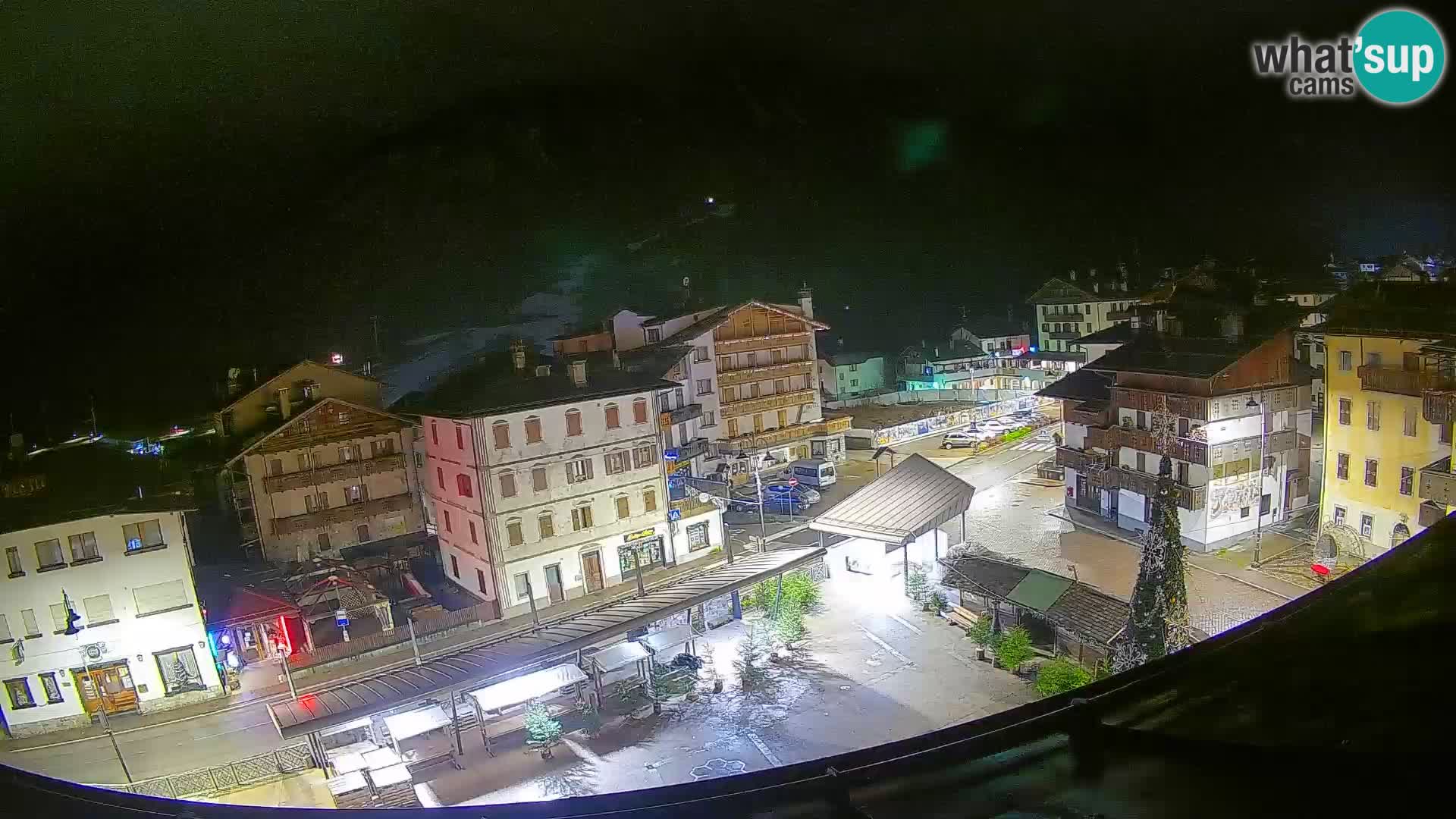 Piazza centrale di Forni di Sopra