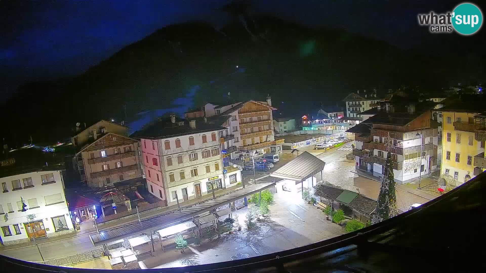 Plaza principal de Forni di Sopra