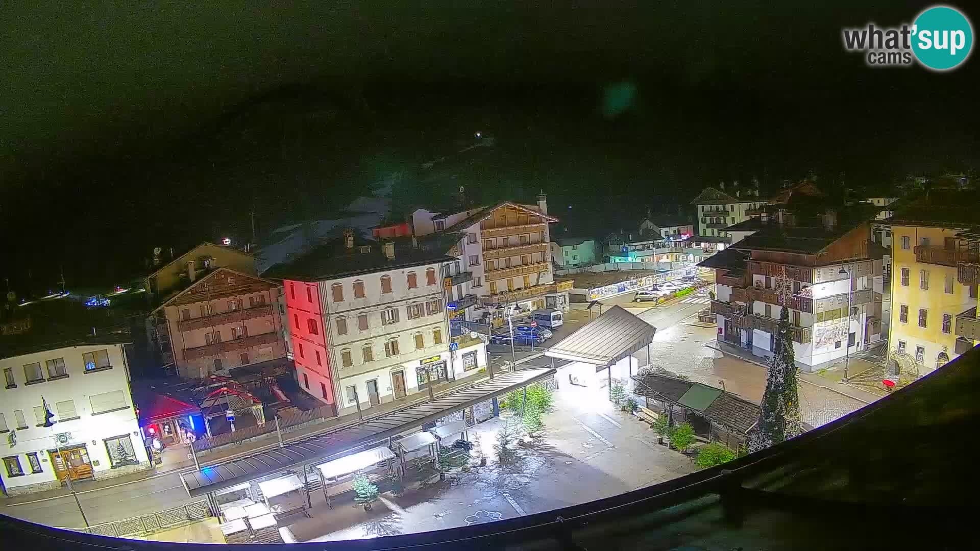 Plaza principal de Forni di Sopra