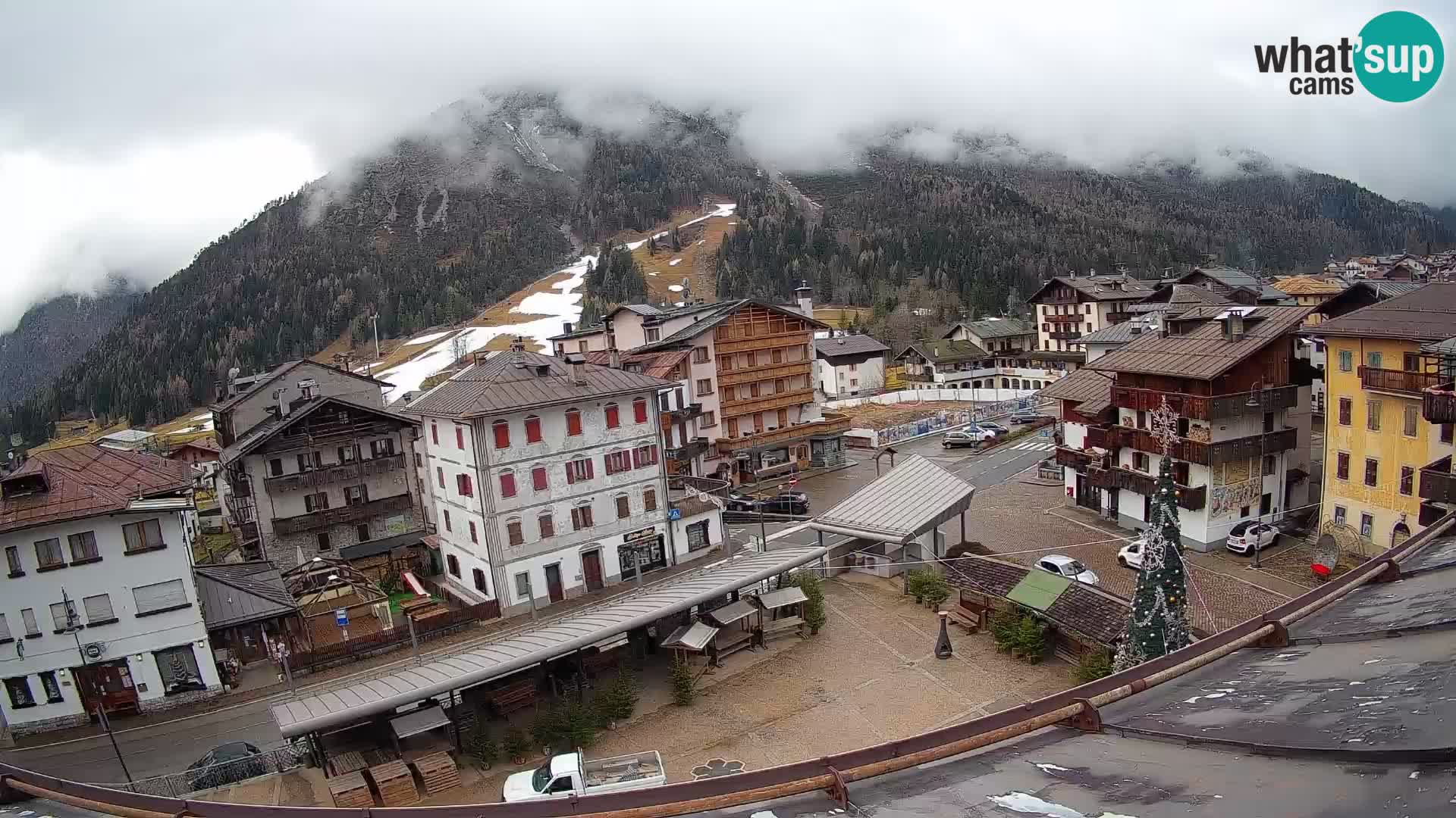 Plaza principal de Forni di Sopra